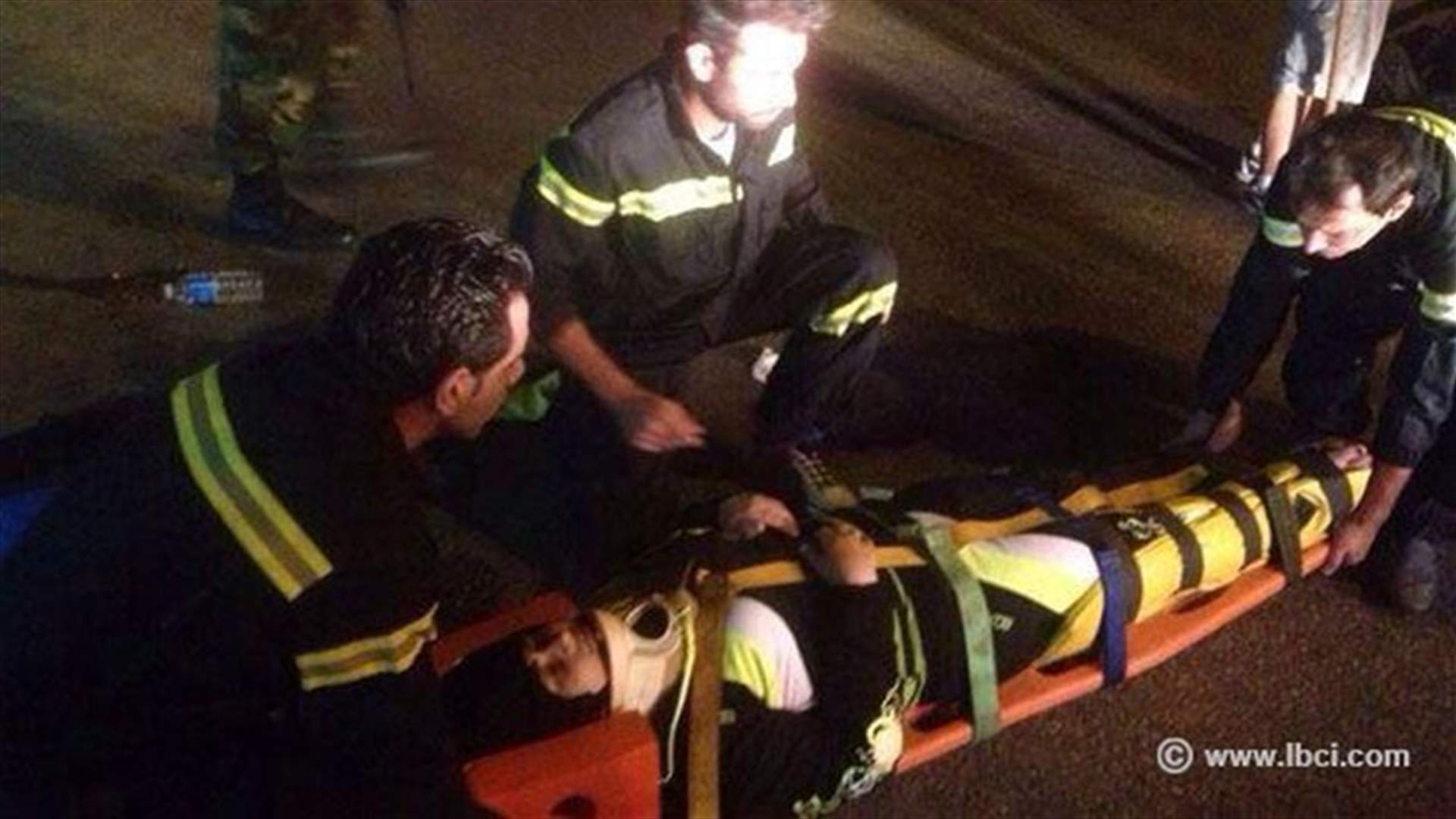 جريح في حادث سير على طريق السفارة الكويتية