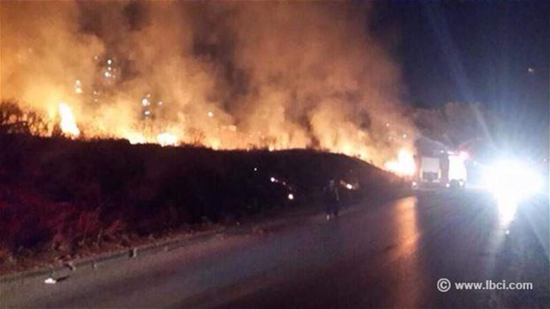 اندلاع حريق في حرش بالقرب من سوق الأحد – نهر بيروت