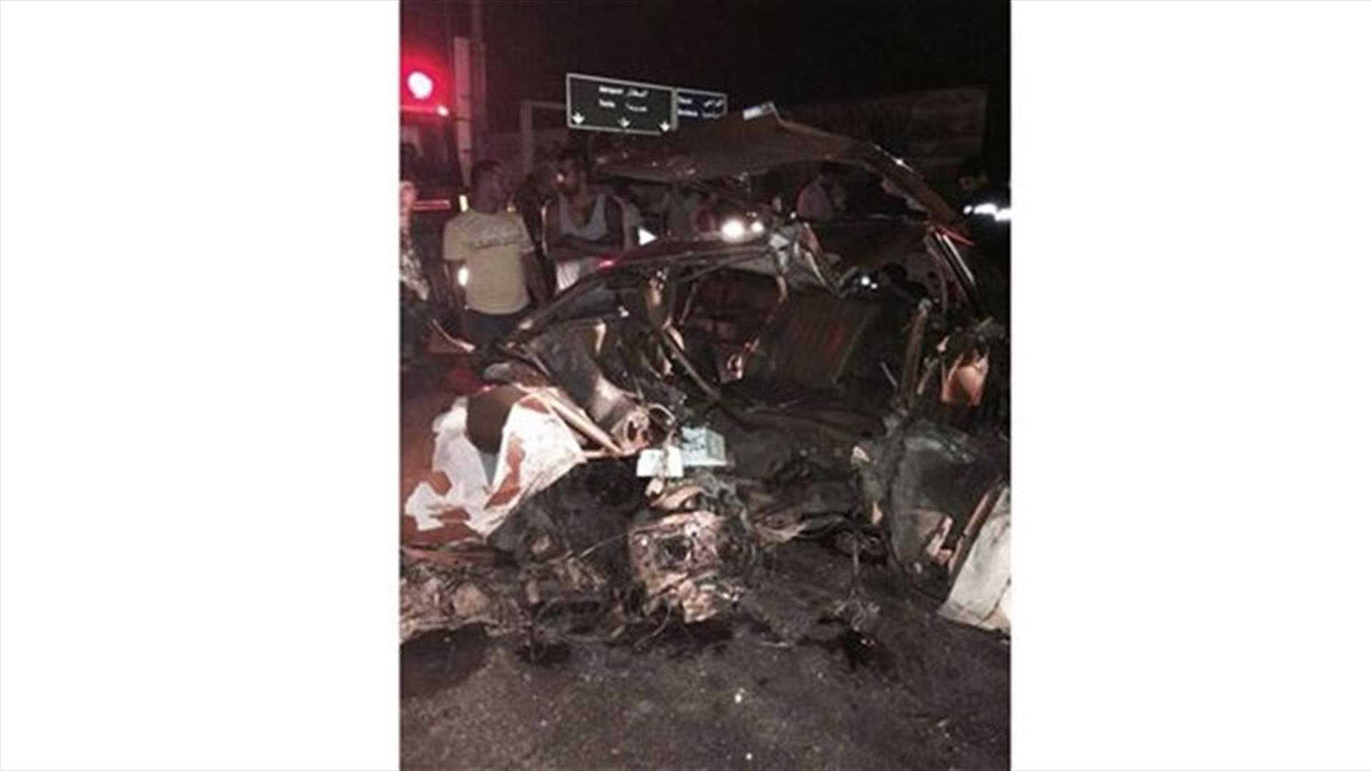 بالصورة..قتيلان وجرحى بحادث مروع على اوتوستراد المطار