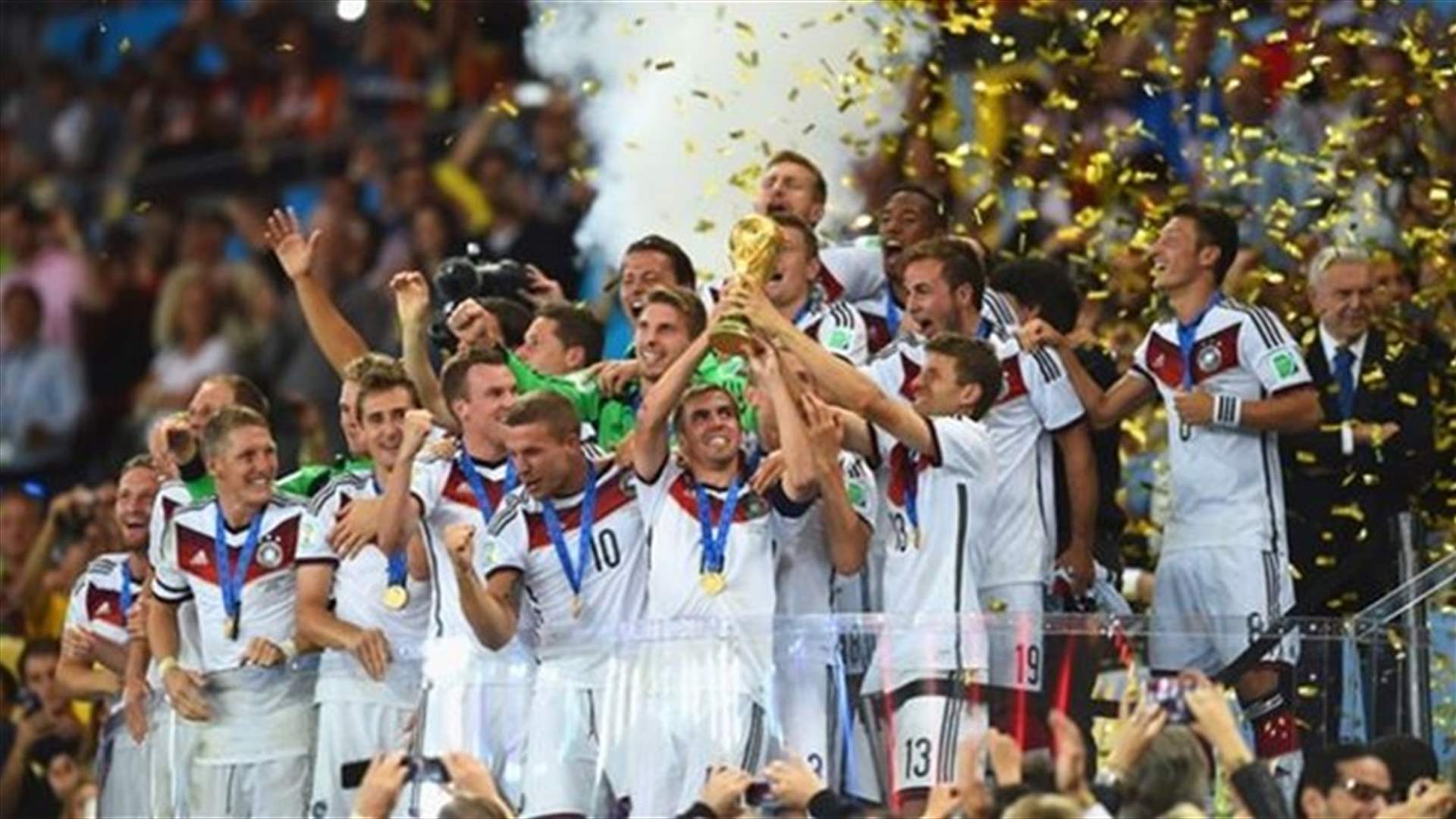 Soccer-Magical Goetze eclipses Messi as Germany win World Cup