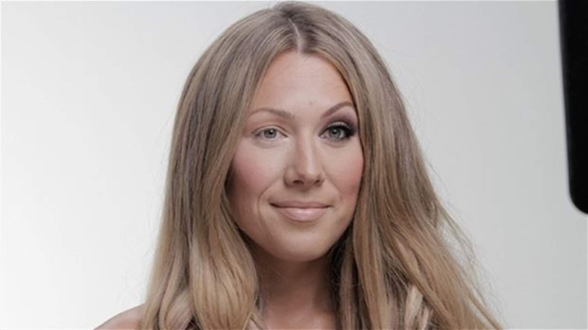Women Defy Beauty Standards, Take Off Make-Up During Music Video