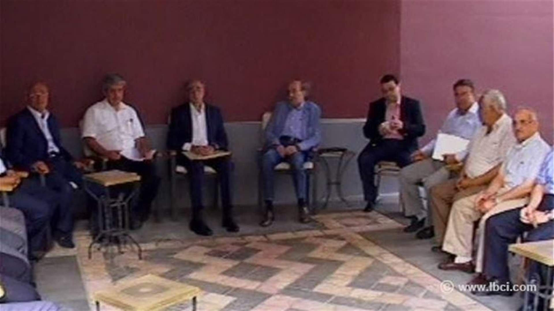 وفد من هيئة التنسيق عند جنبلاط