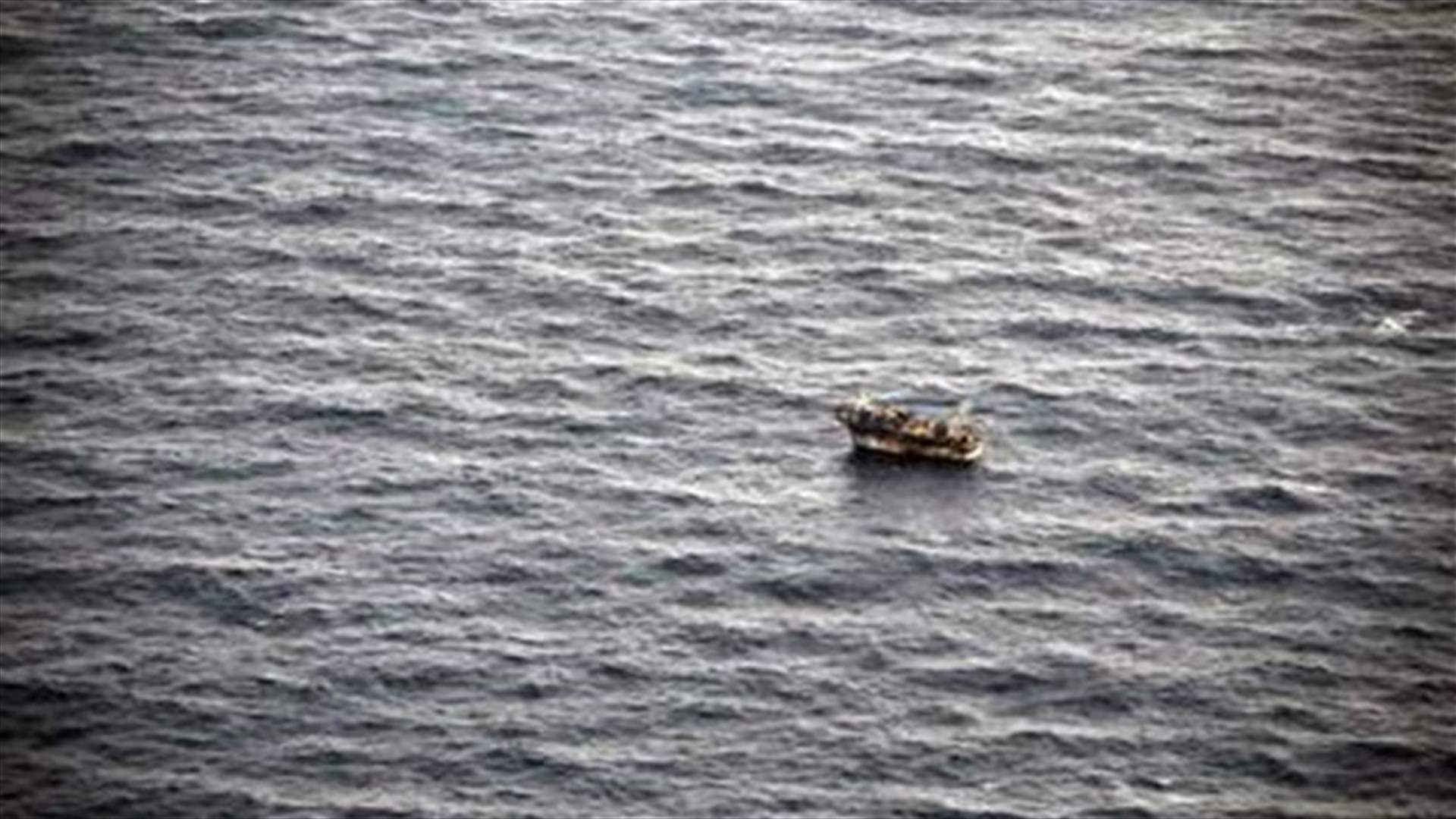 Boat with suspected Indonesia illegal workers sinks off Malaysia; at least 2 dead