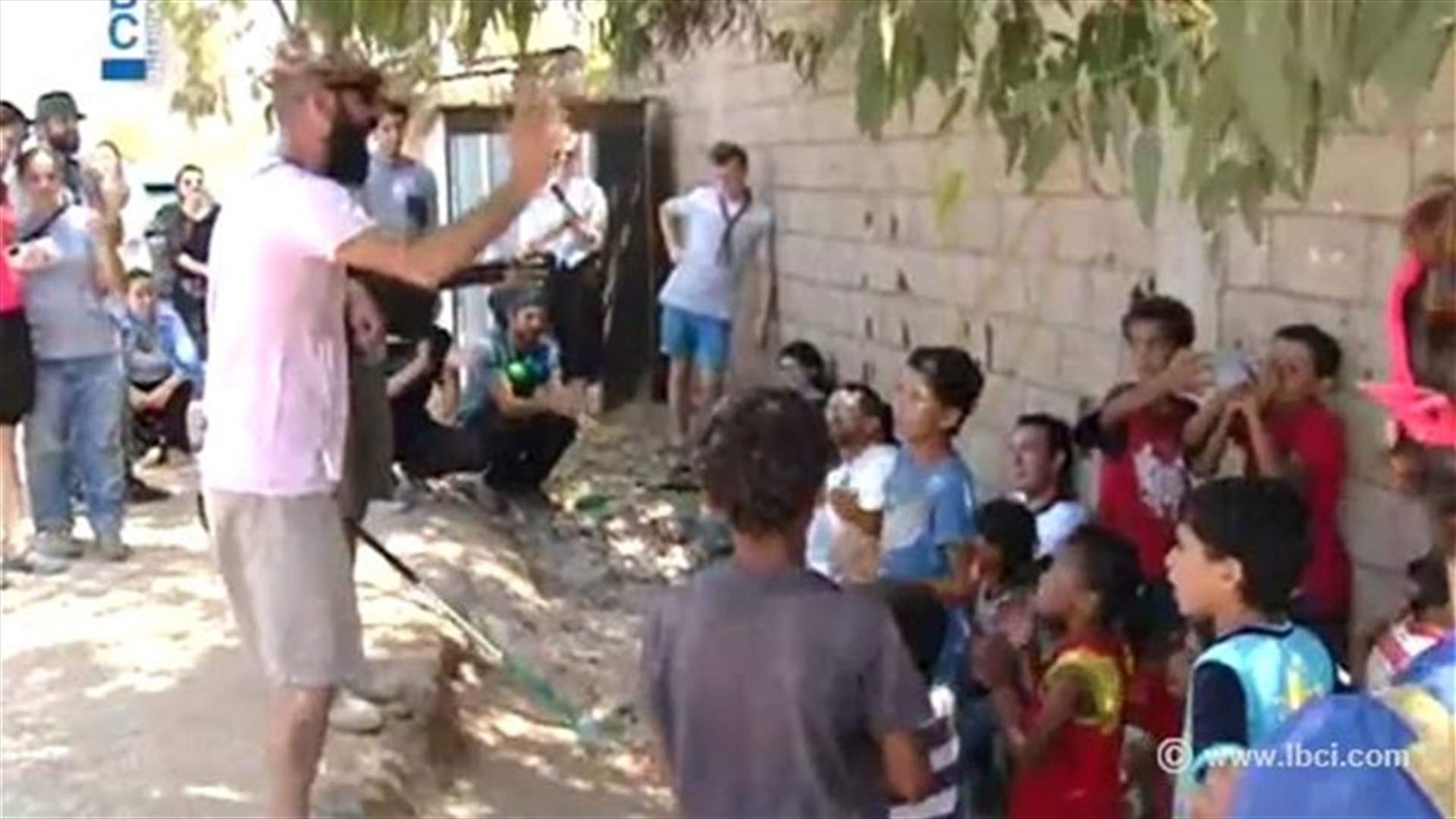 بسمة.. على وجوه اطفال المخيمات السورية