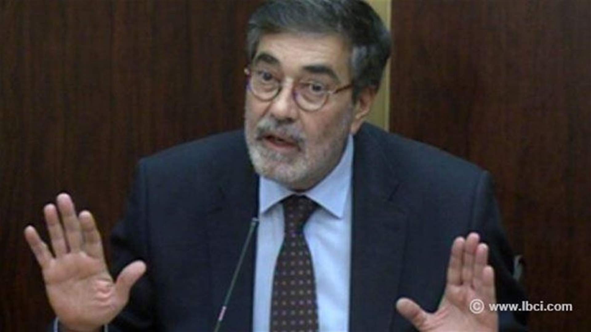 حسن خليل يرد على يوسف والجراح: الاجدى كان التوجه الى مجلس النواب