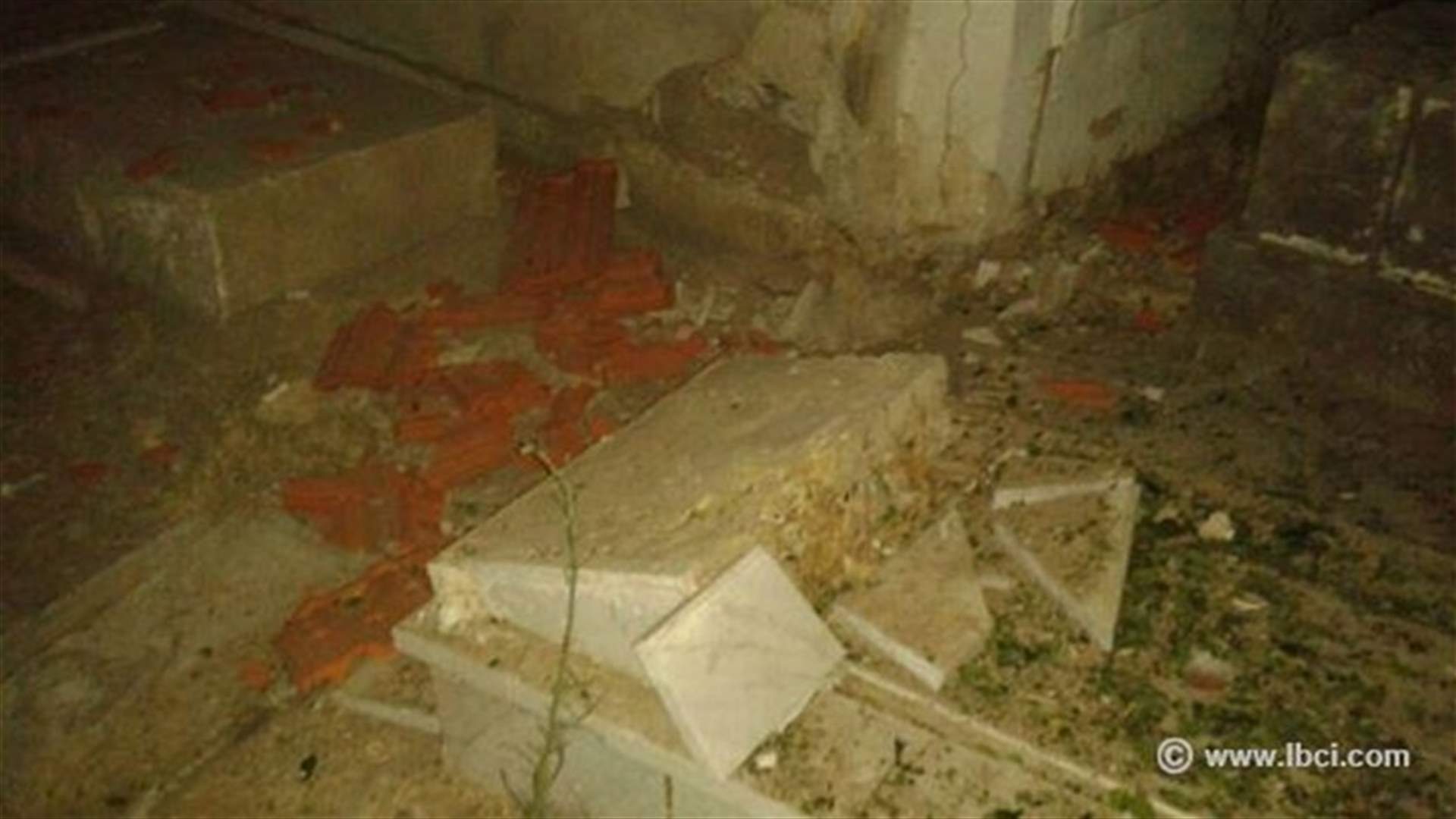 بالصور ـ انفجار عبوة يدوية ألقيت قرب جبانة باب الرمل بطرابلس