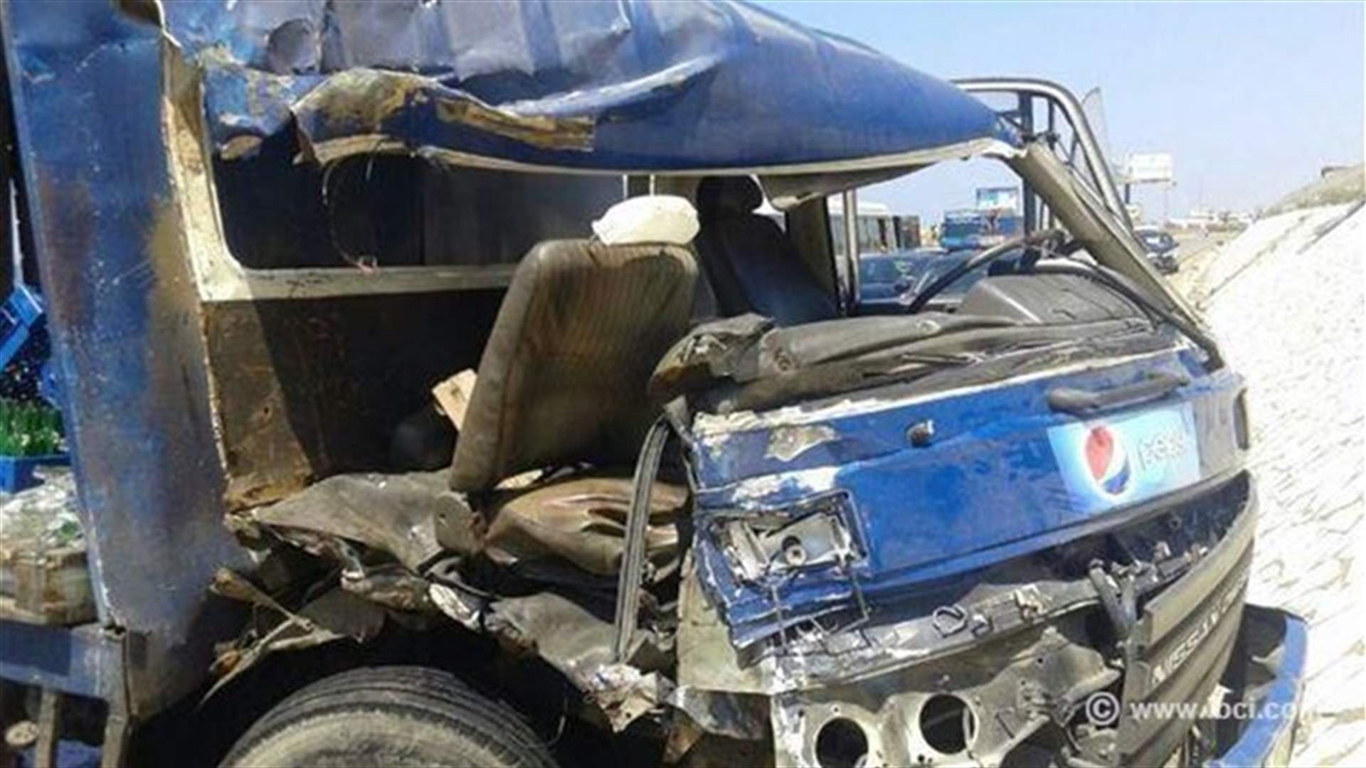 بالصور...قتيل وجريح بحادث مروع على اوتوستراد القلمون