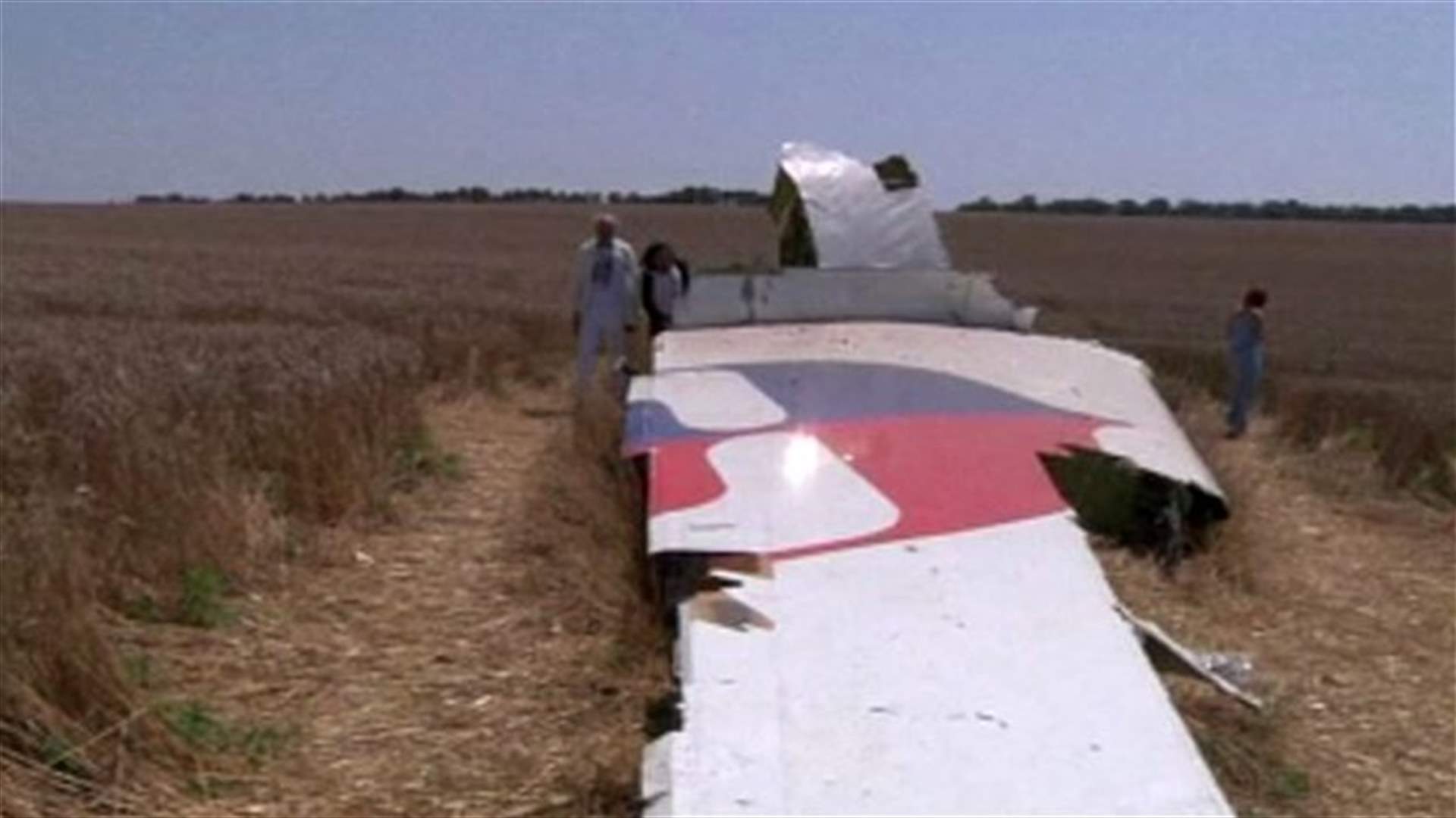 Experts start work at Ukraine crash site despite new fighting