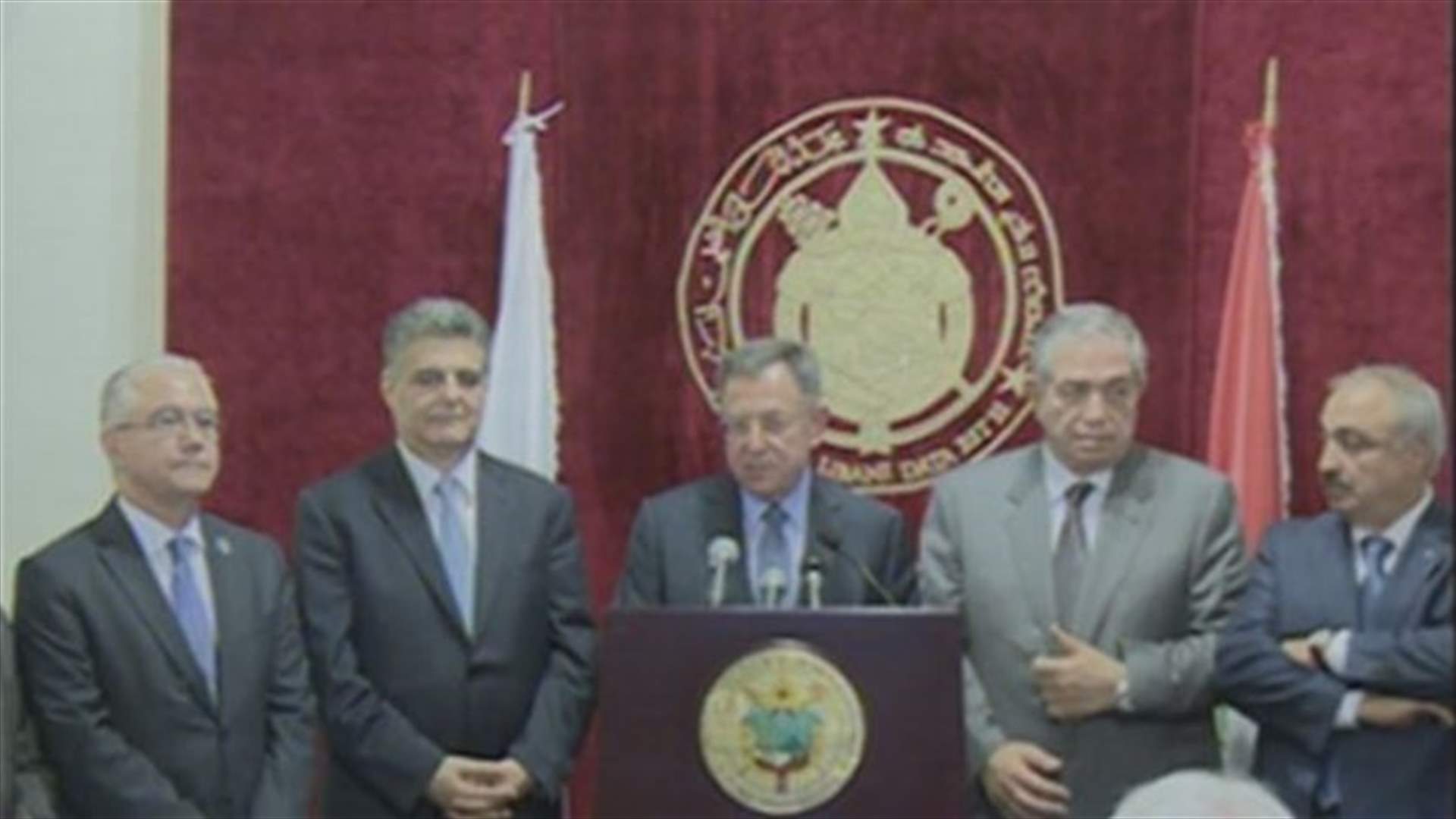 Future bloc head Siniora urges swift election of a new president
