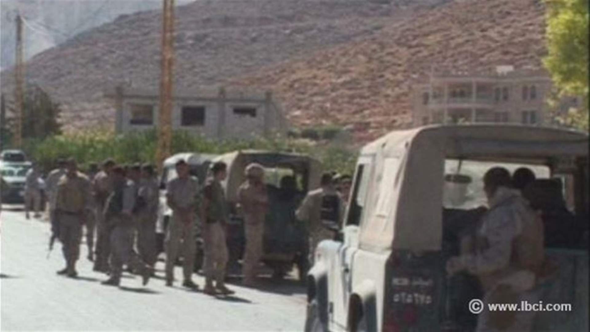 ثلاثة آلاف مسلح يتحركون بين جرود عرسال ومخيمات النازحين