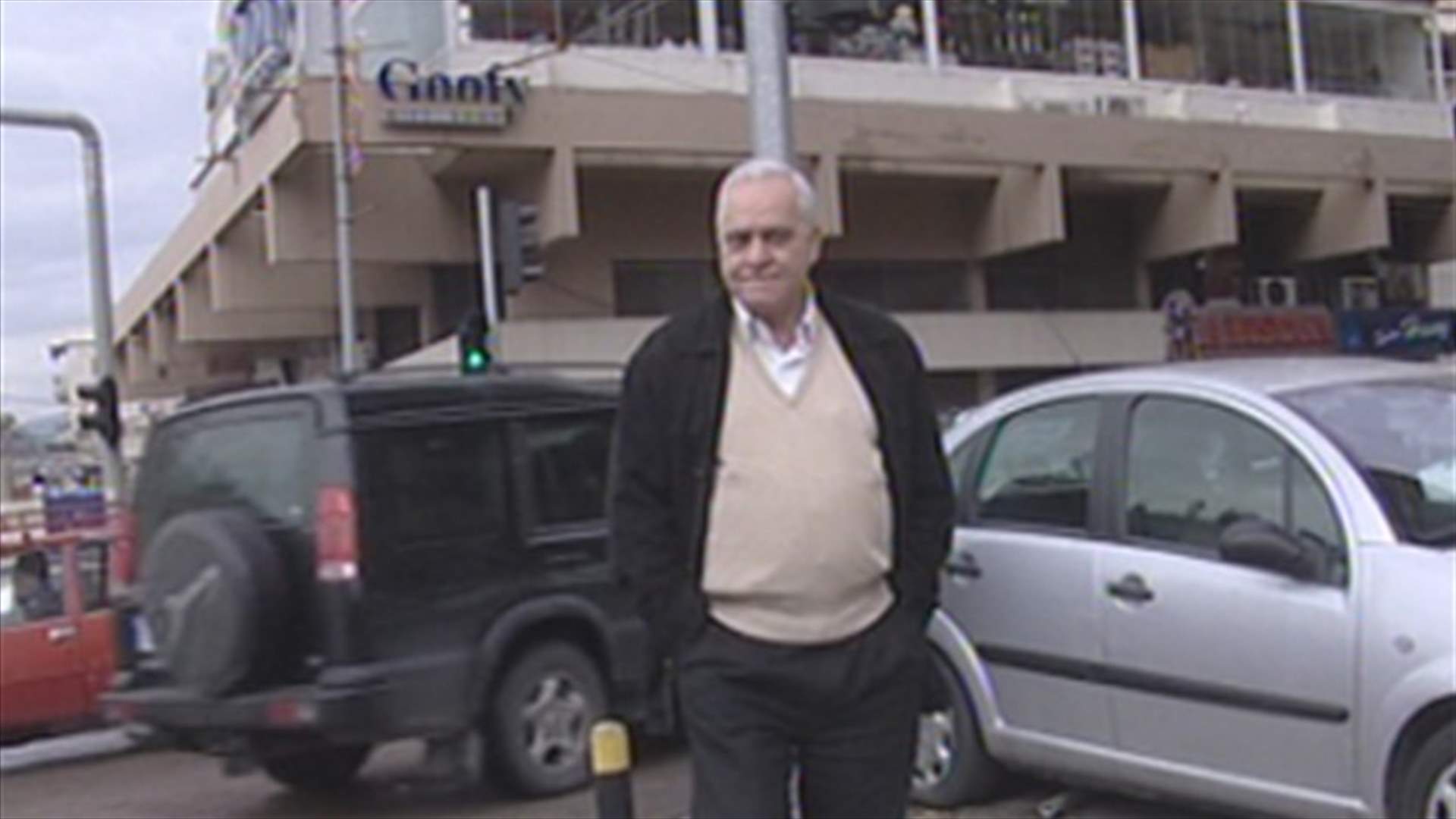 Ghossn in Jbeil Street for wage hike issue feedback
