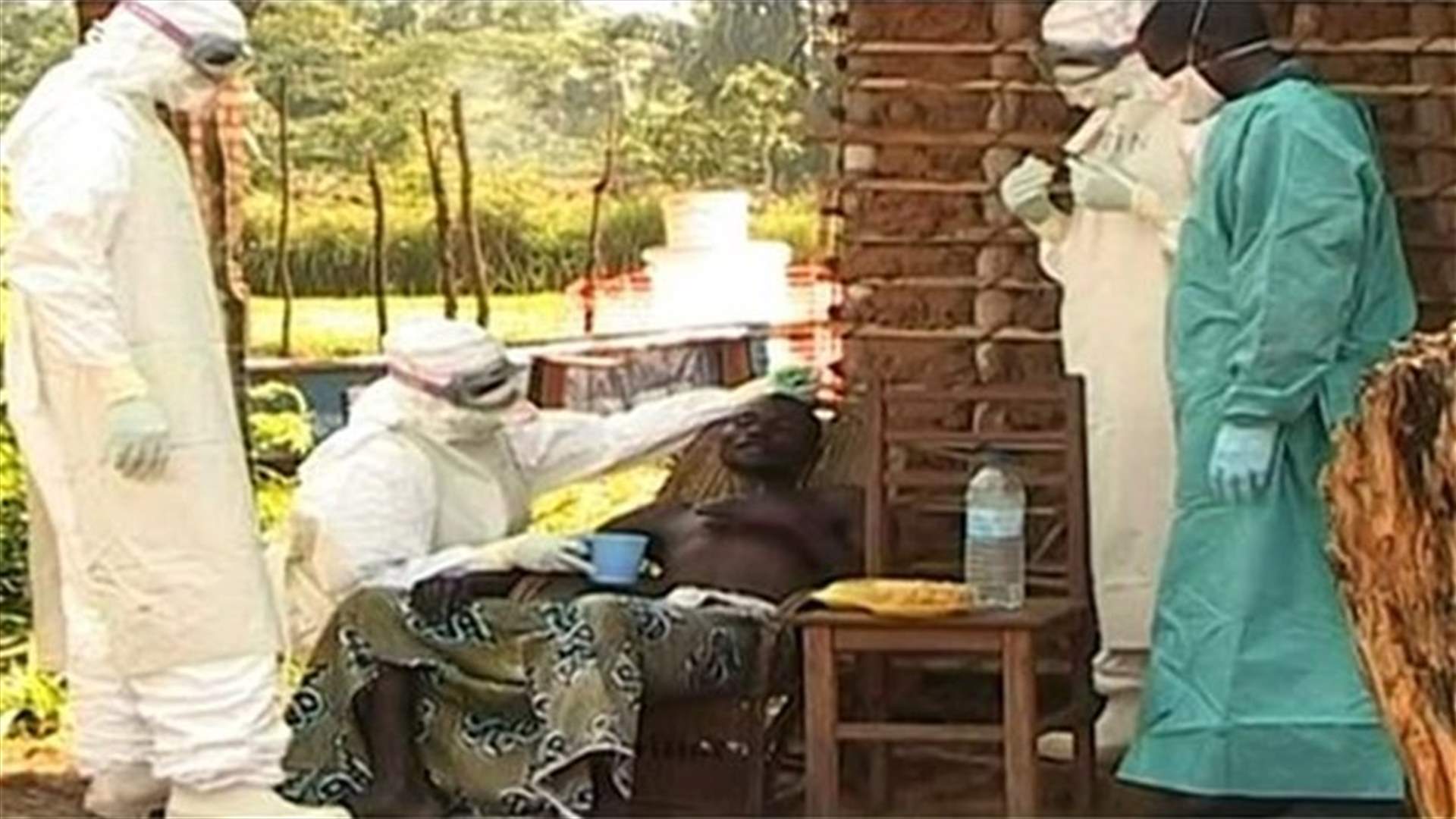 Sierra Leone army blockades Ebola areas, Liberia declares emergency