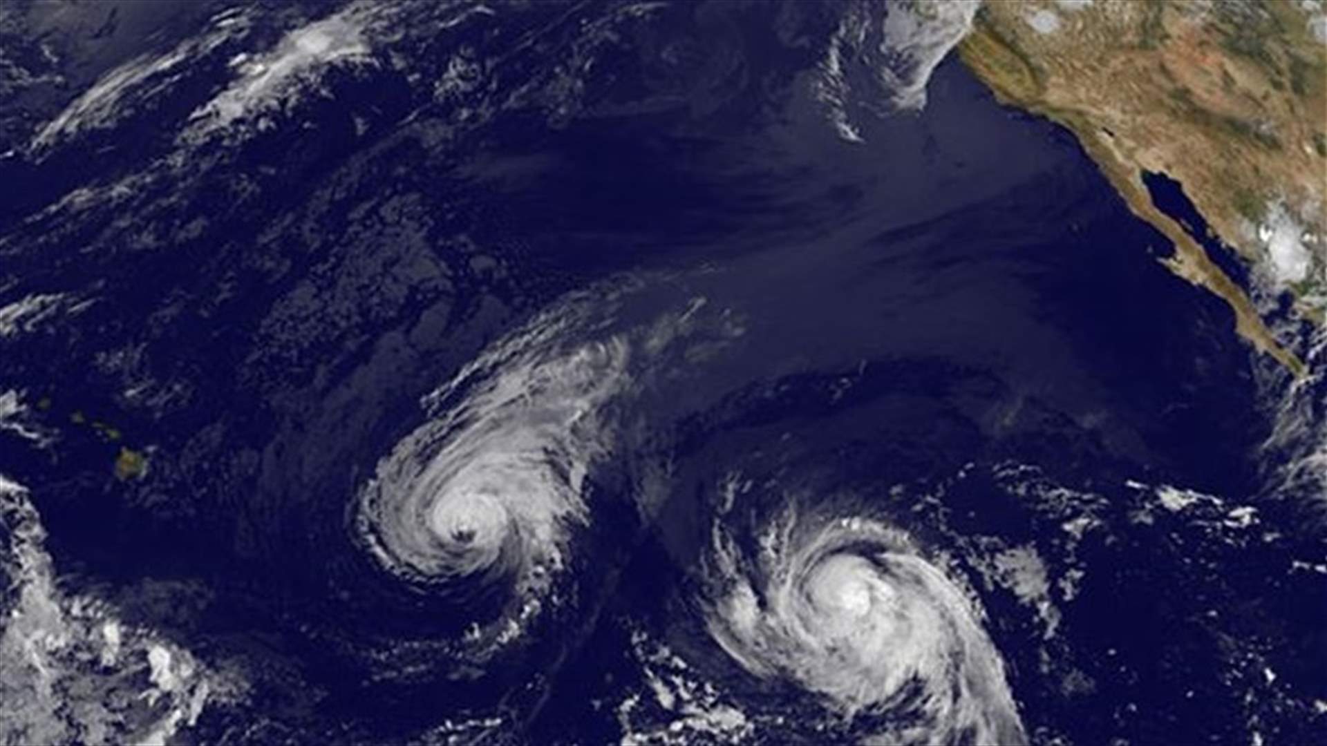 Iselle batters Hawaii, weakens to tropical storm
