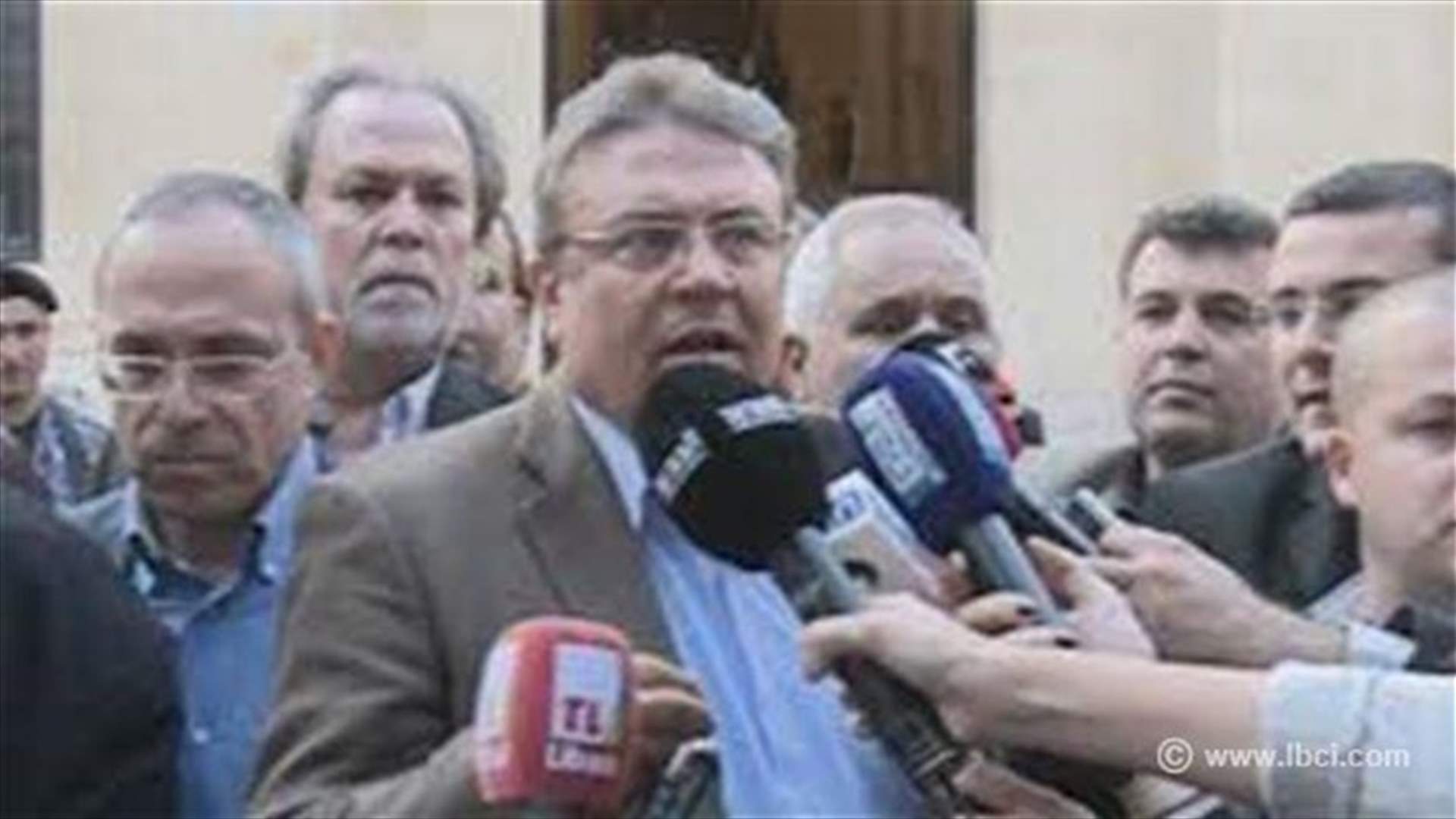 اللواء: لقاء بين الحريري والهيئة النقابية بالساعات المقبلة