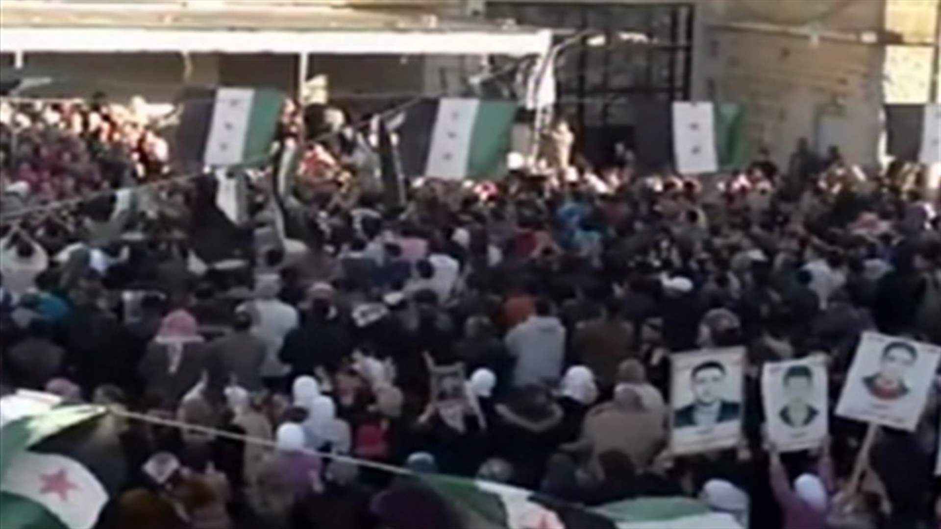 Syria would let Arab observers stay but no wider mandate   