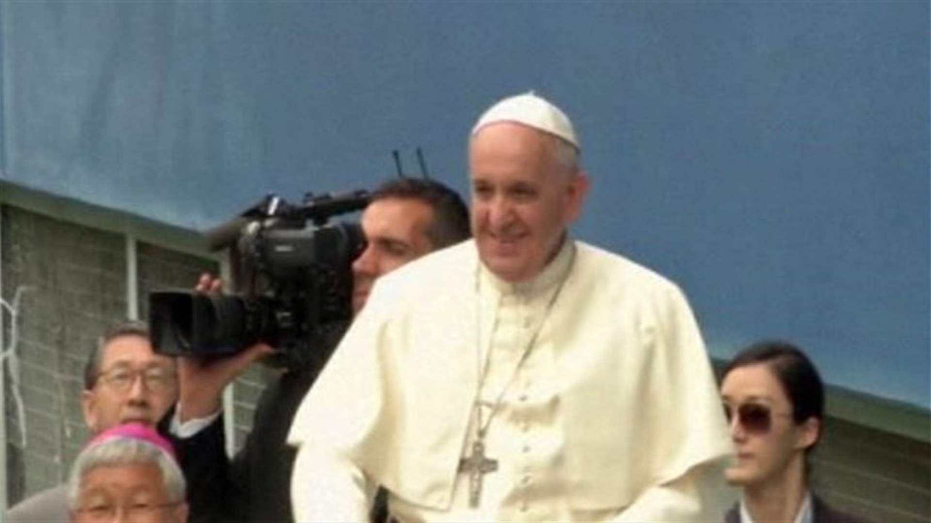 Pope, in improvised remarks, urges Koreans to pray for unity
