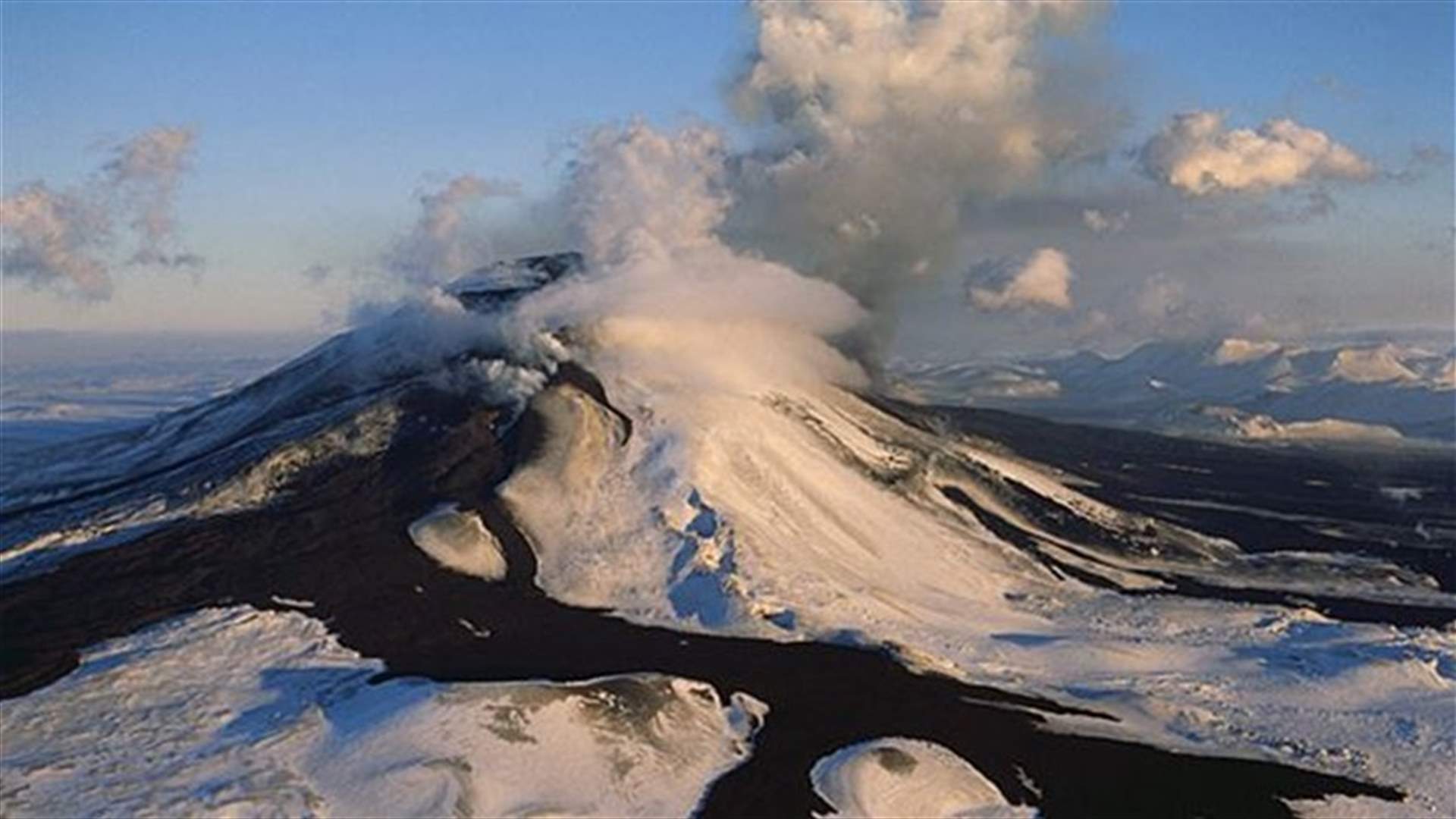 Iceland cuts aviation alert level to orange from red