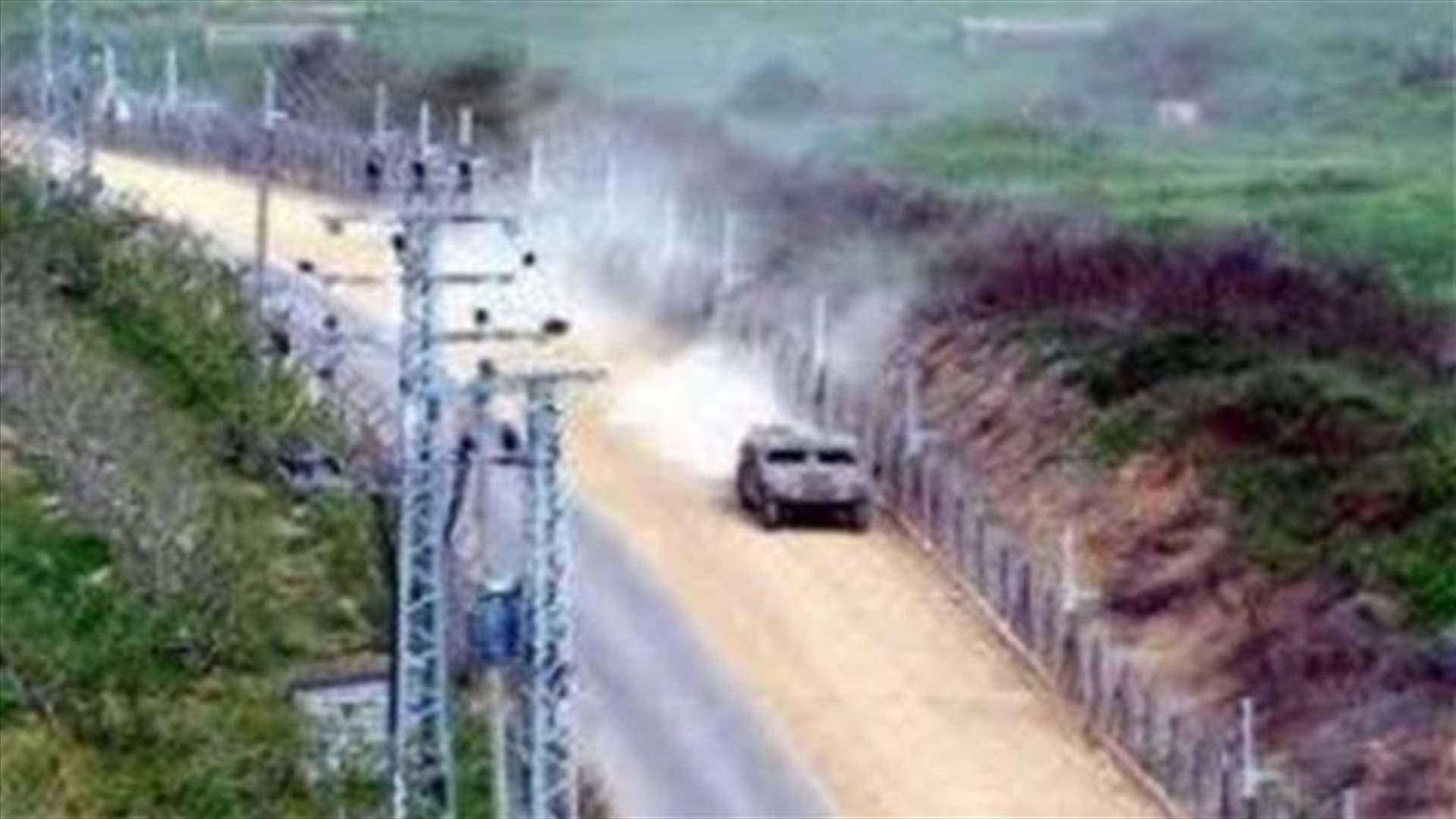 Israel combs Wazzani area, erects earth mounds