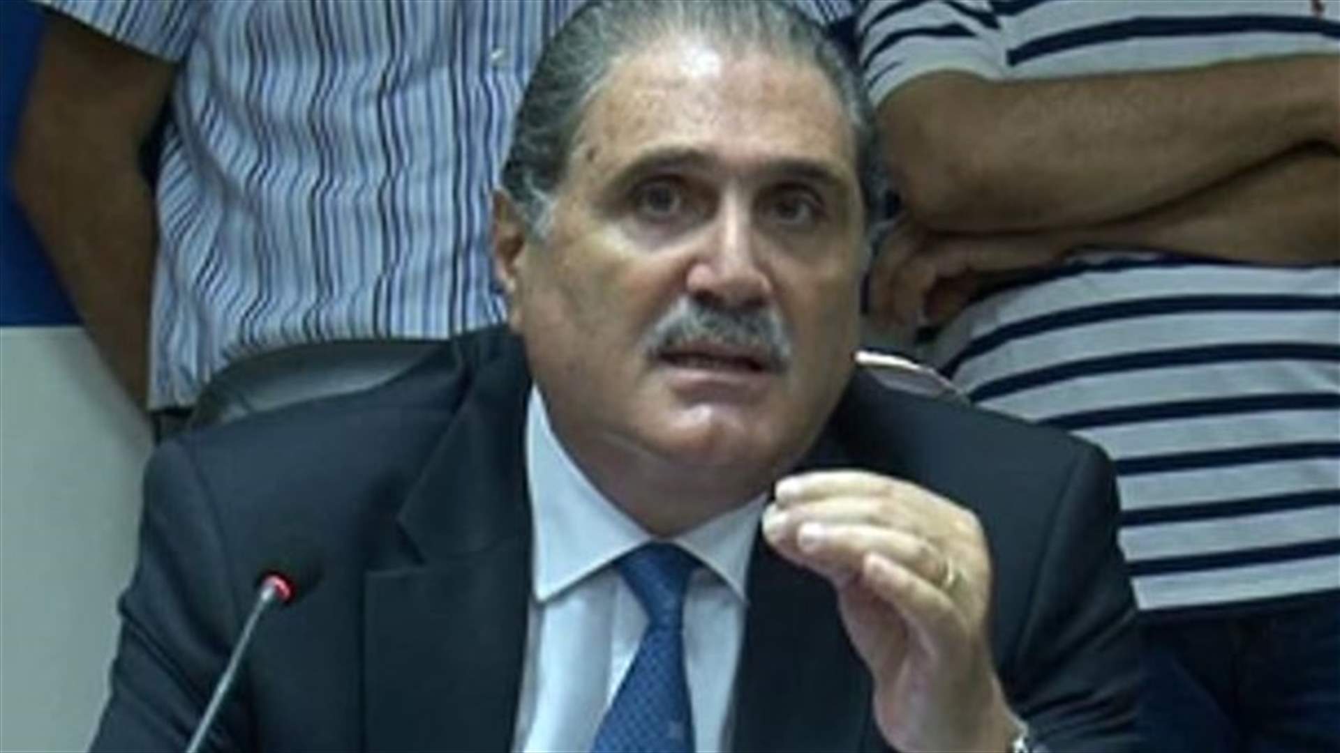 جريصاتي للمياومين:تطبقون على انفسكم اوصافا جرمية...والمياومون يردون
