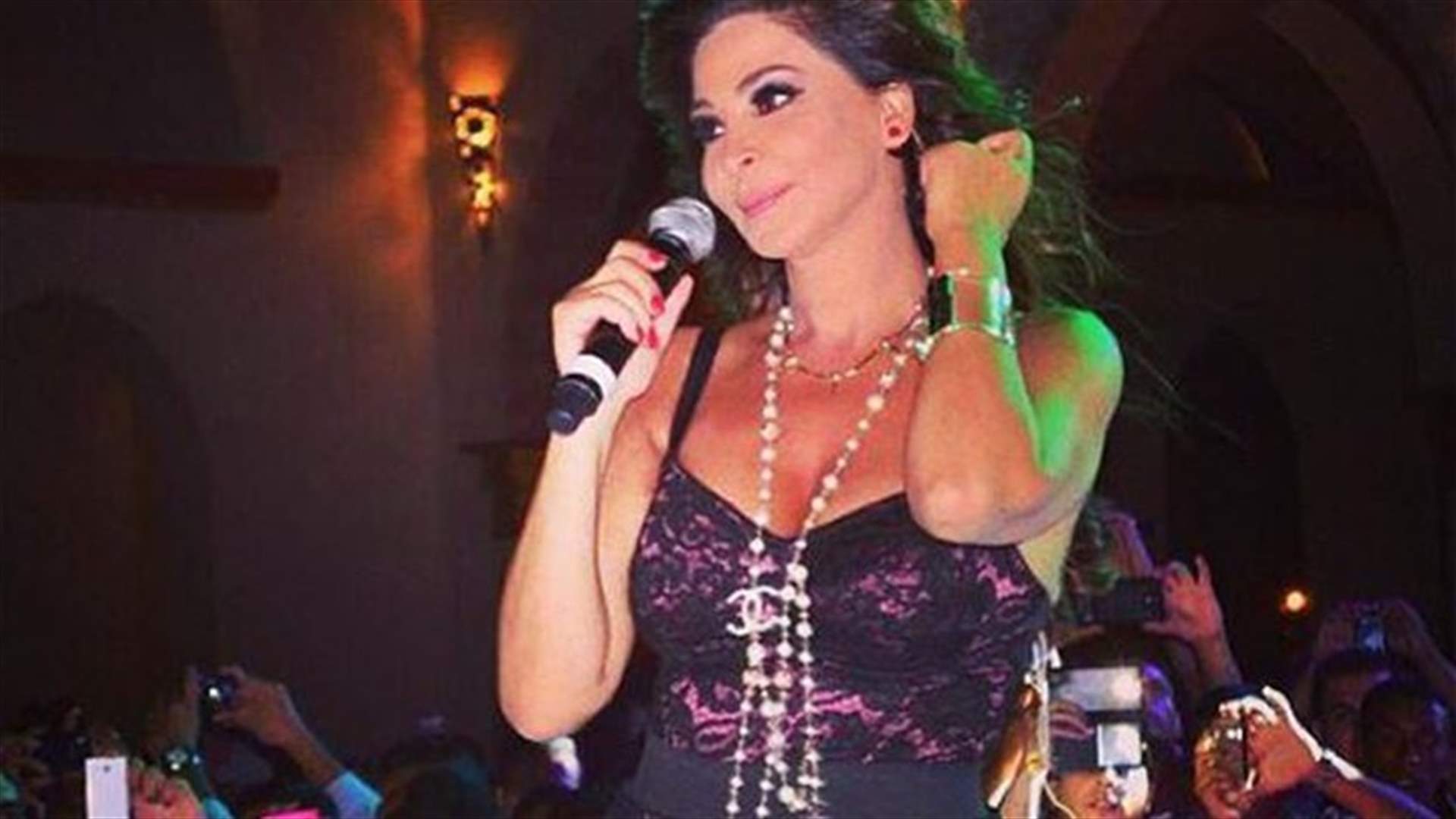 بالصور: حفل جماهيري ناجح لإليسا في مصر