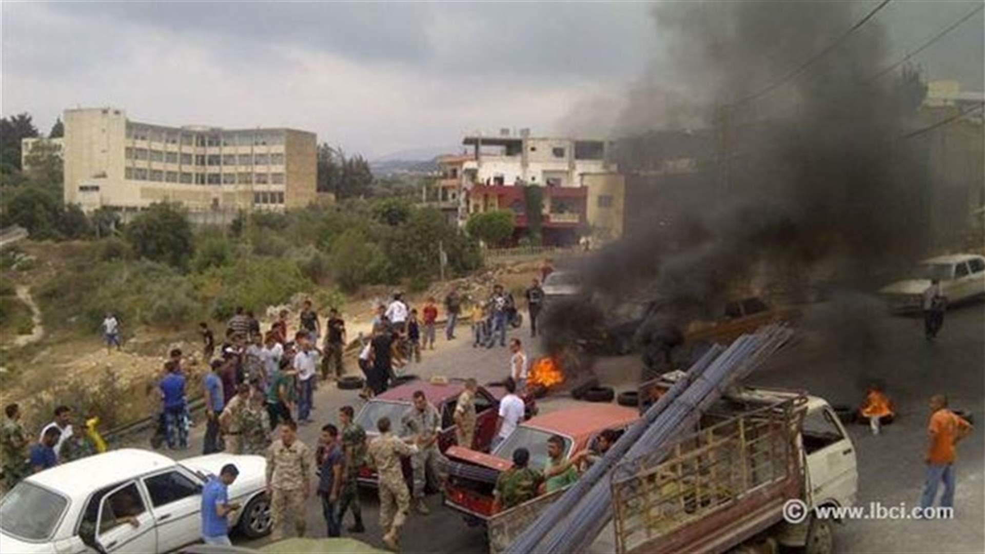 اعادة فتح طريق جرود عكار بعد قطعها للمطالبة بمعالجة قضية العسكريين