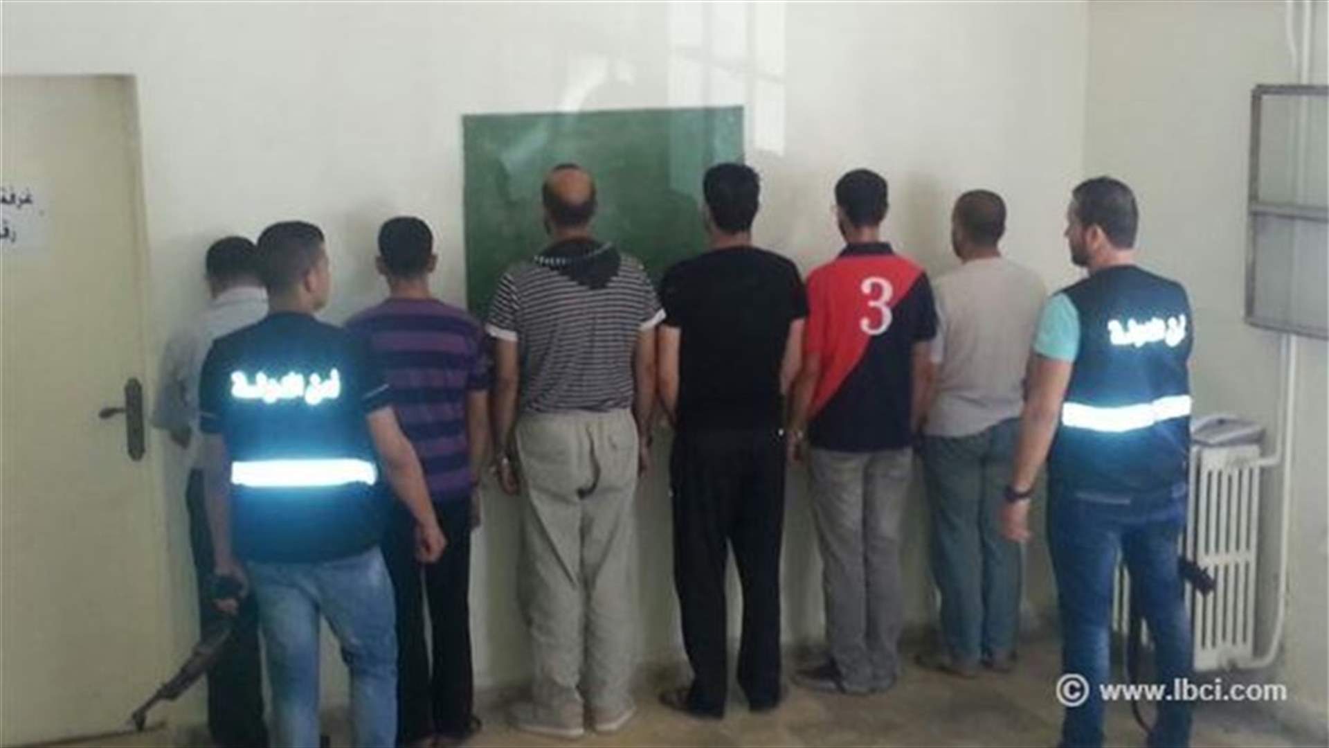 عصابة تزوير عملات واختام رسمية لبنانية وعربية في البقاع