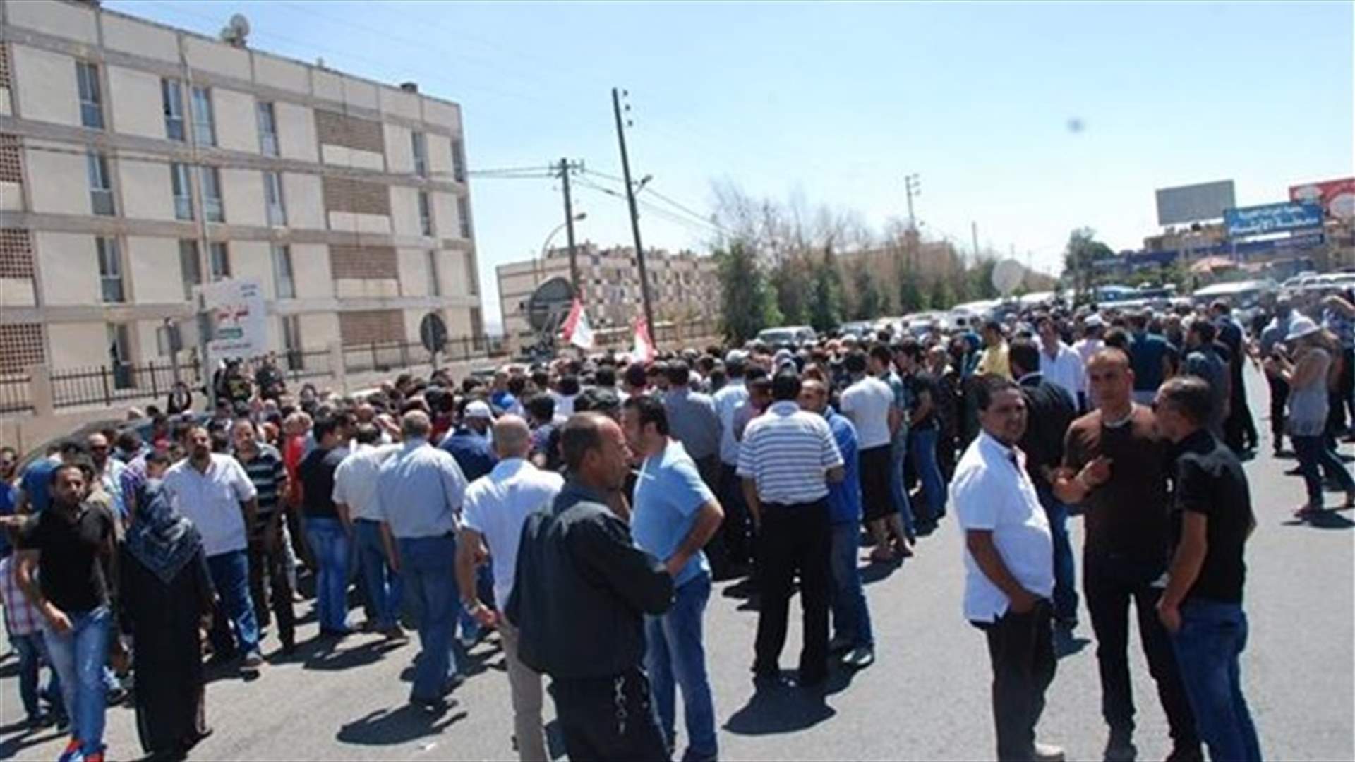 Families of Arsal captives on a continuous sit-in