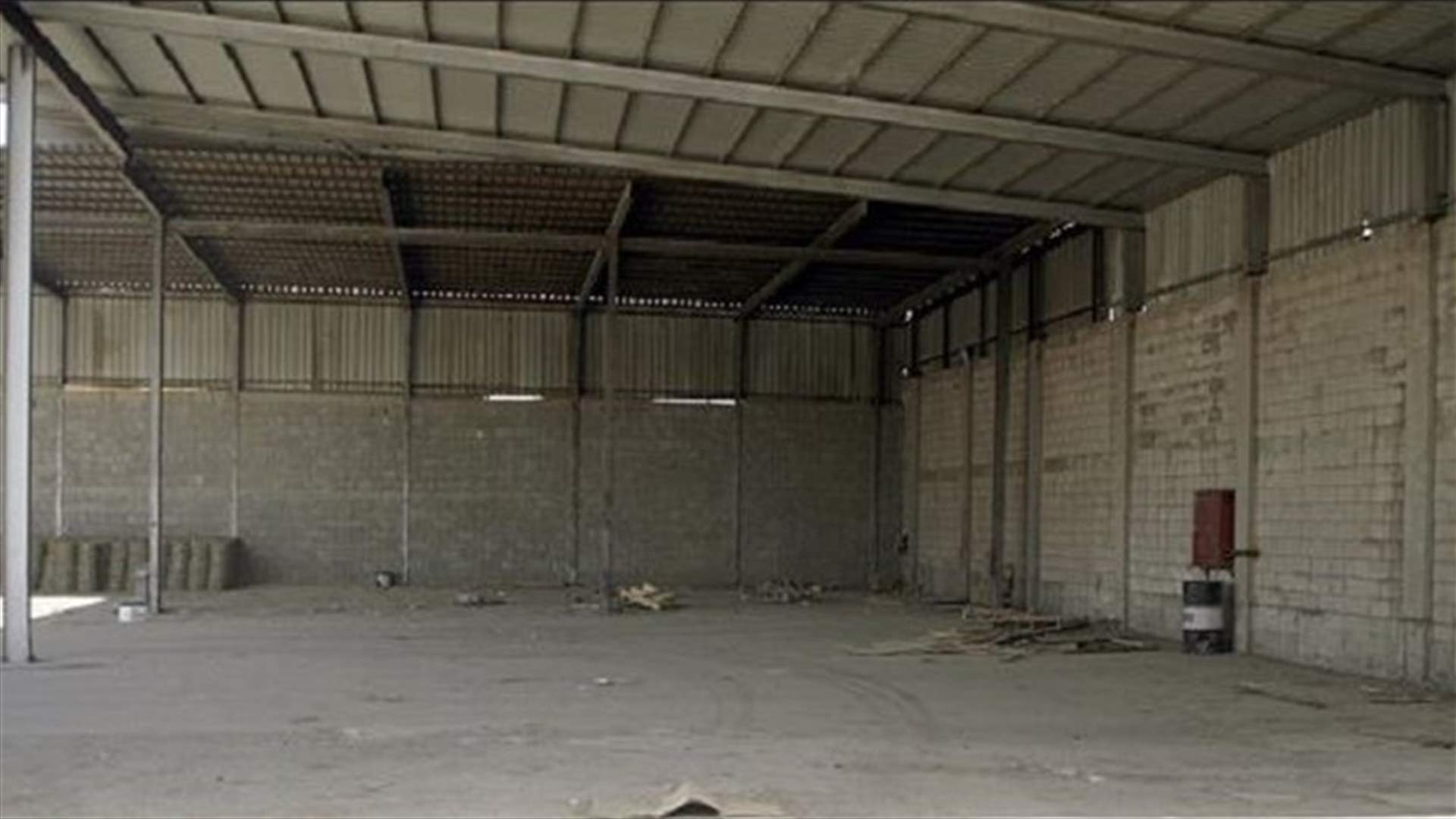 الافراج عن 18 سوريا بعد احتجازهم في مستودعات في شمسطار 
