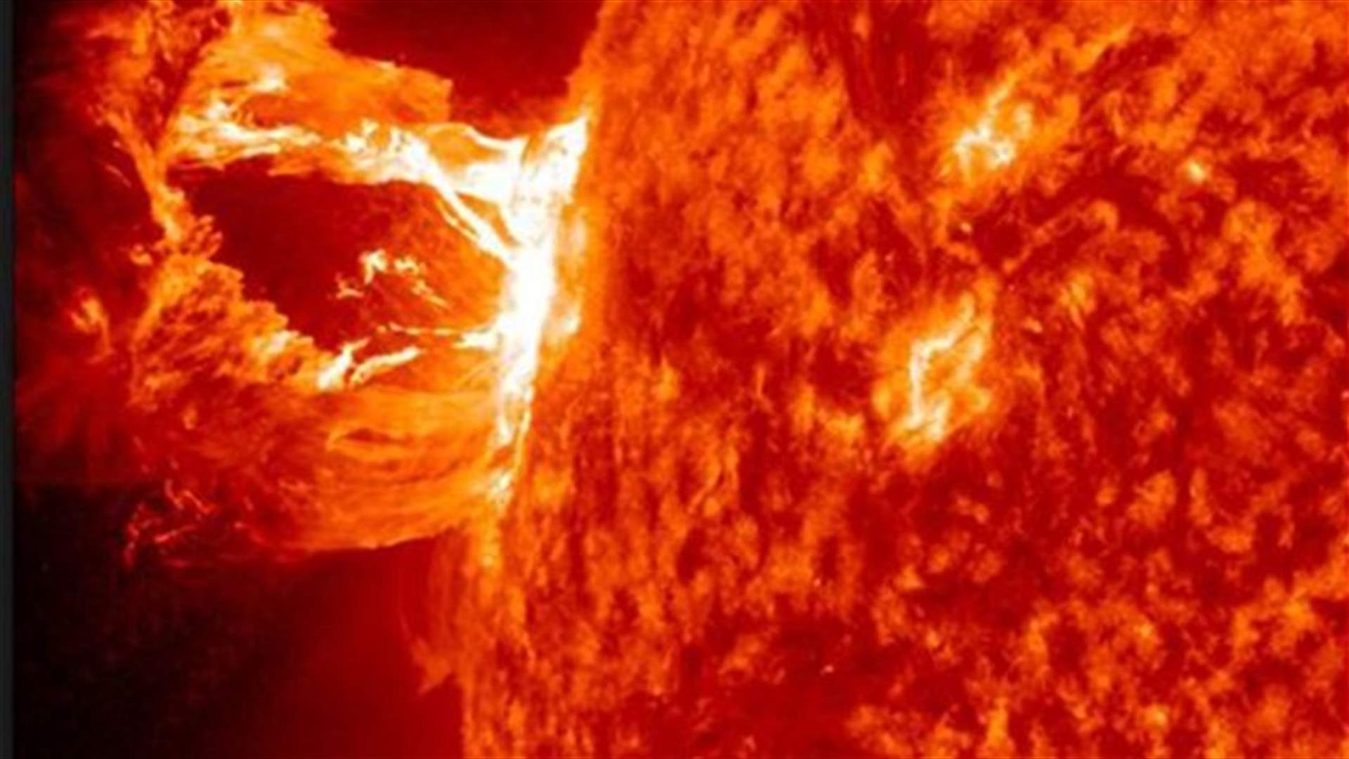 NASA releases footage depicting powerful solar flares 