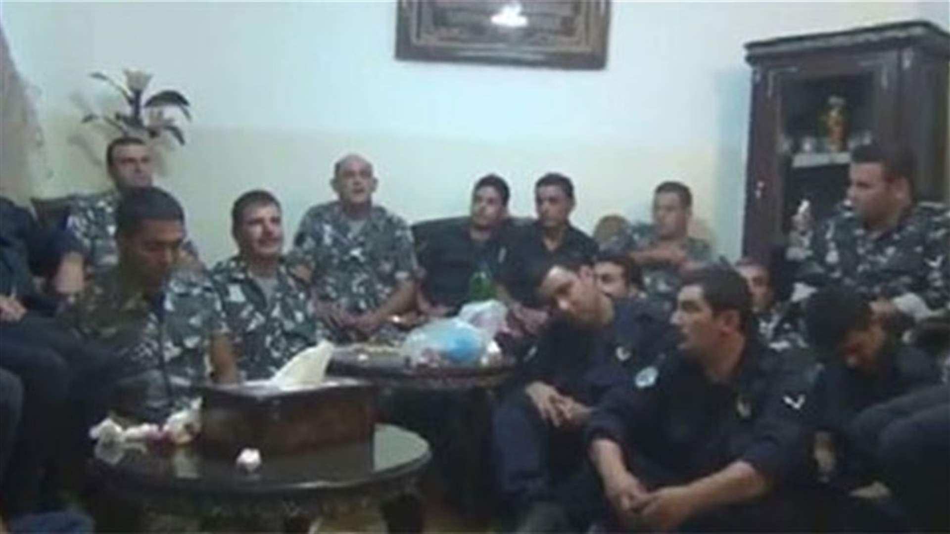 السفير : المقايضة غير واردة بملف العسكريين المخطوفين