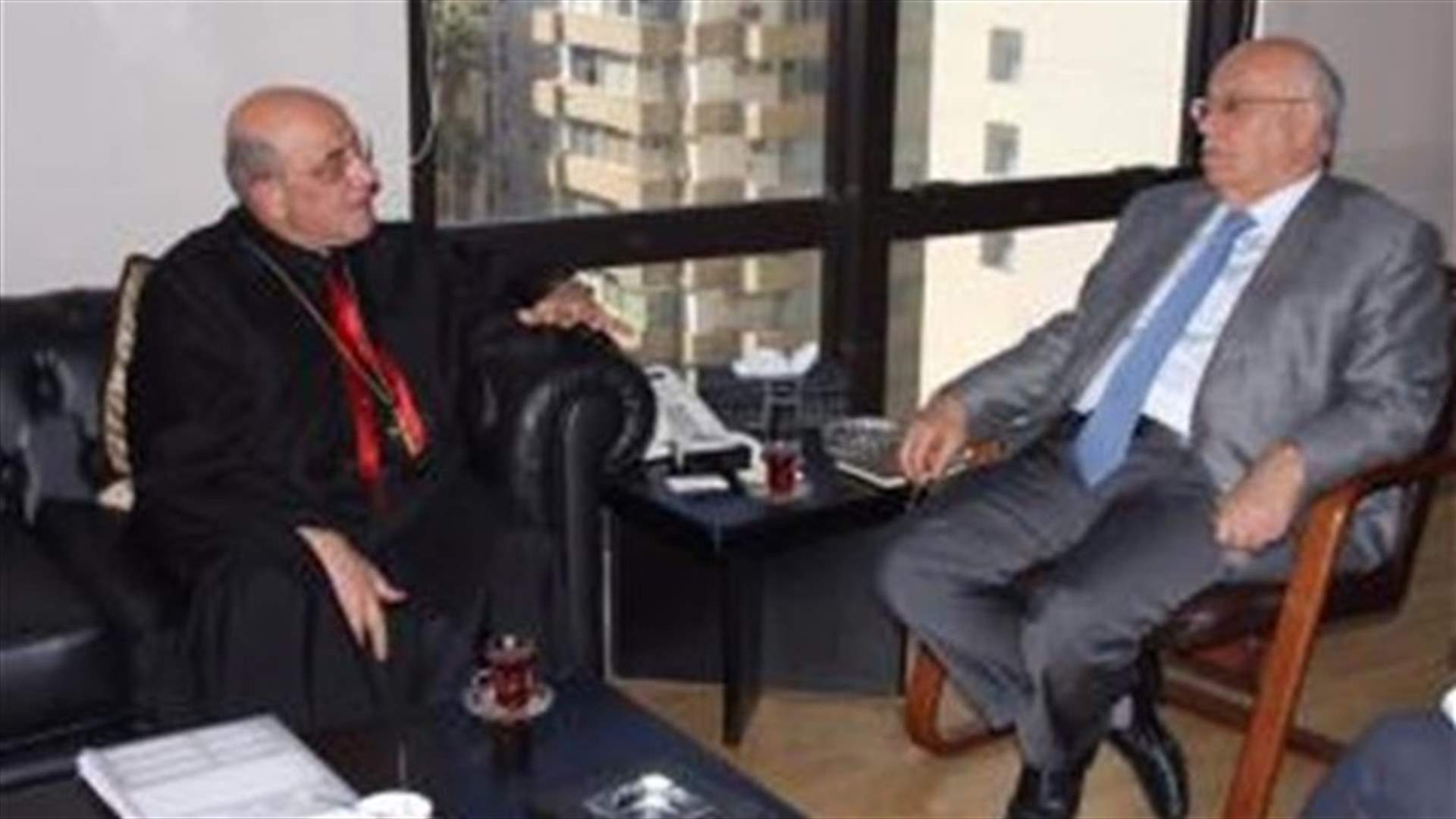 الفا عائلة عراقية تحتاج الى المساعدة في لبنان 