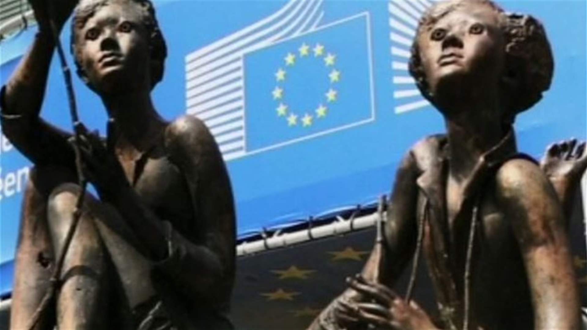 كييف تتهم الانفصاليين باستهداف مواقع لقواتها ...وروسيا تحذر