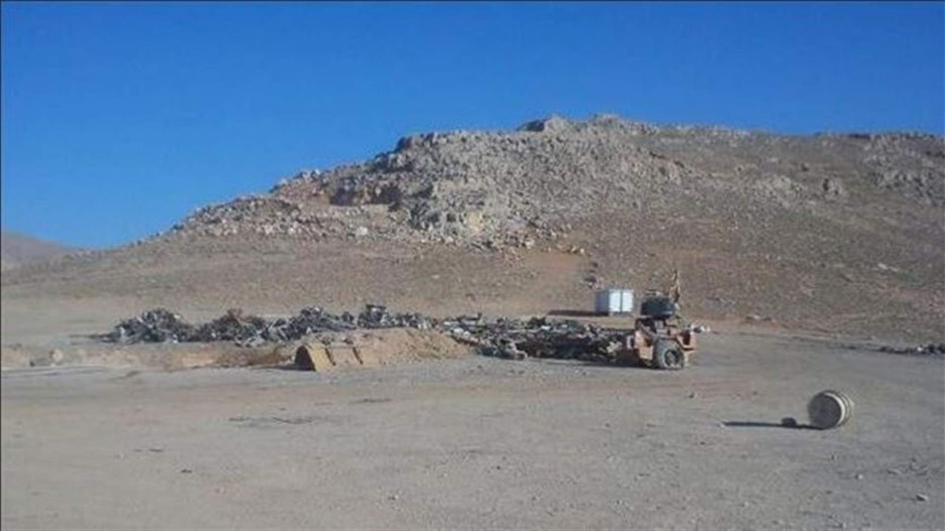 Fierce clashes erupt between Hezbollah members, gunmen in Arsal's barren range