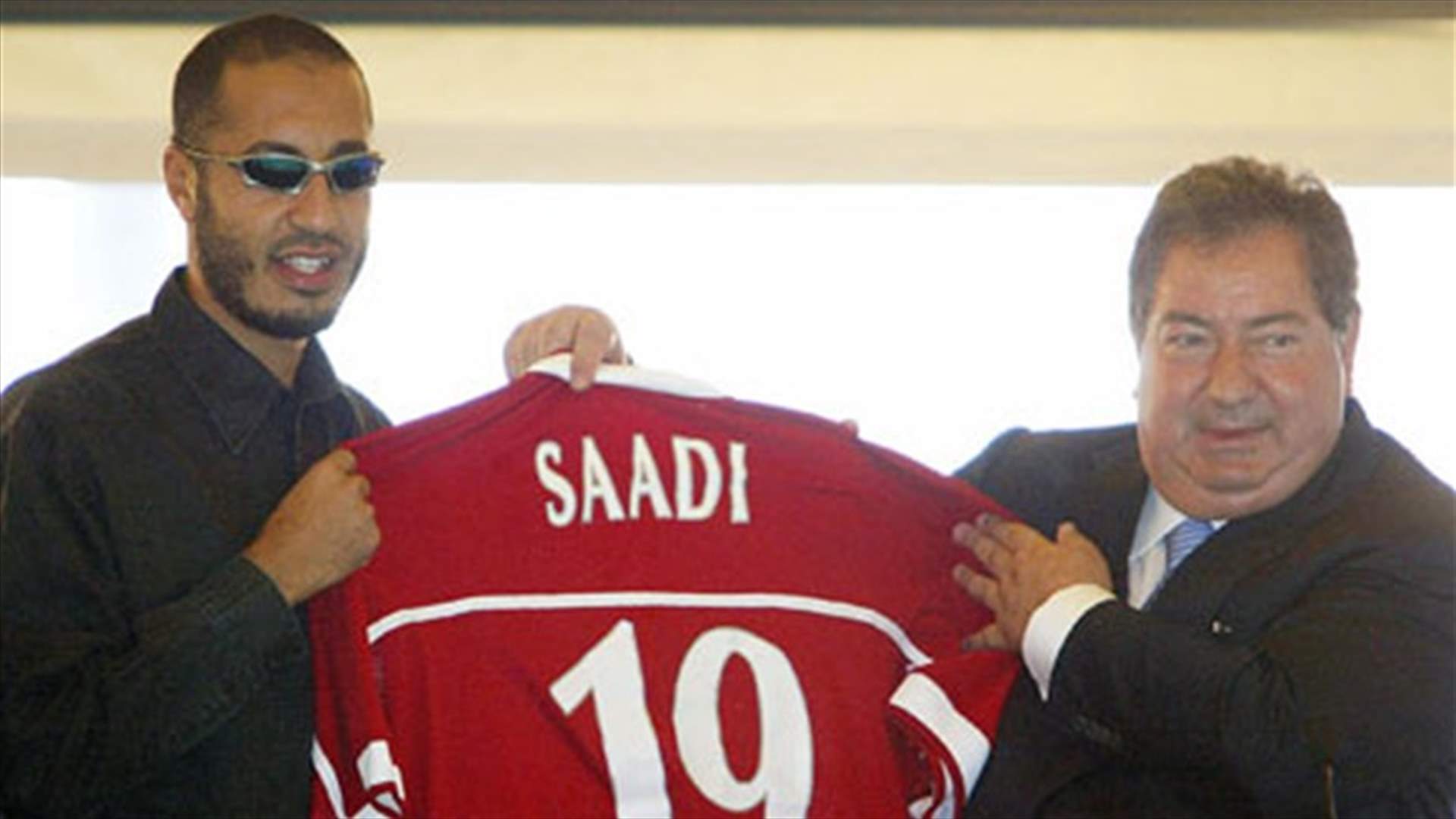 Gaddafi signs contract with Niger’s football team 