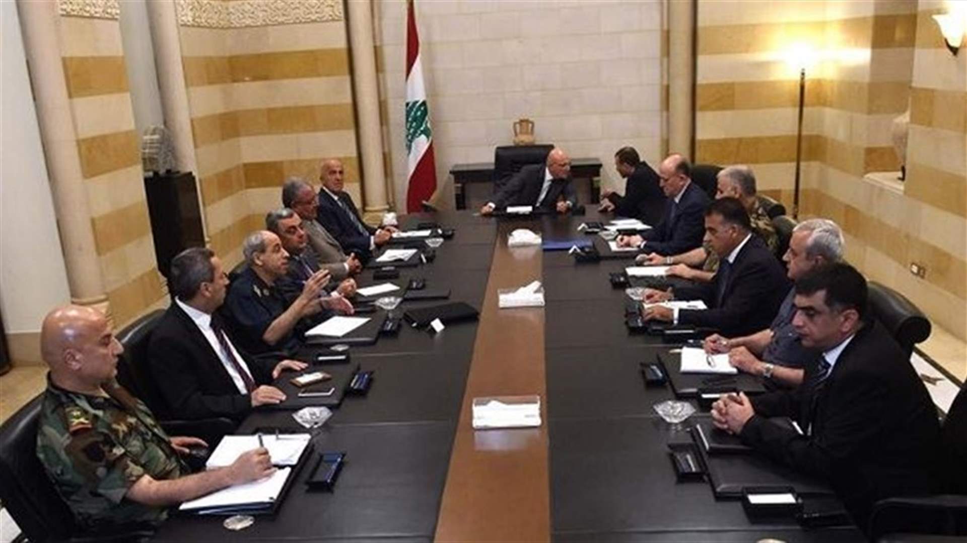 المشنوق: هناك قرار سياسي بمنع الانزلاق الى الفتنة