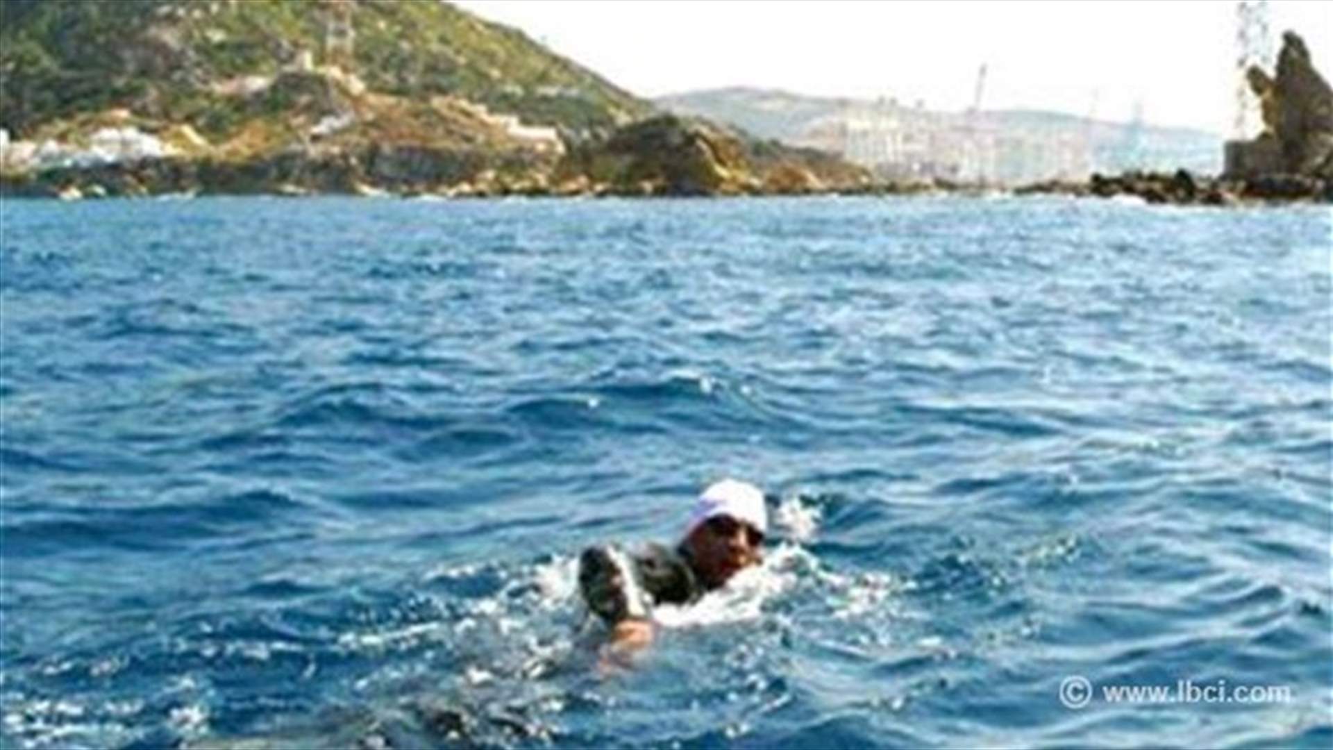 القاء القبض على اميركي حاول السباحة الى كوريا الشمالية