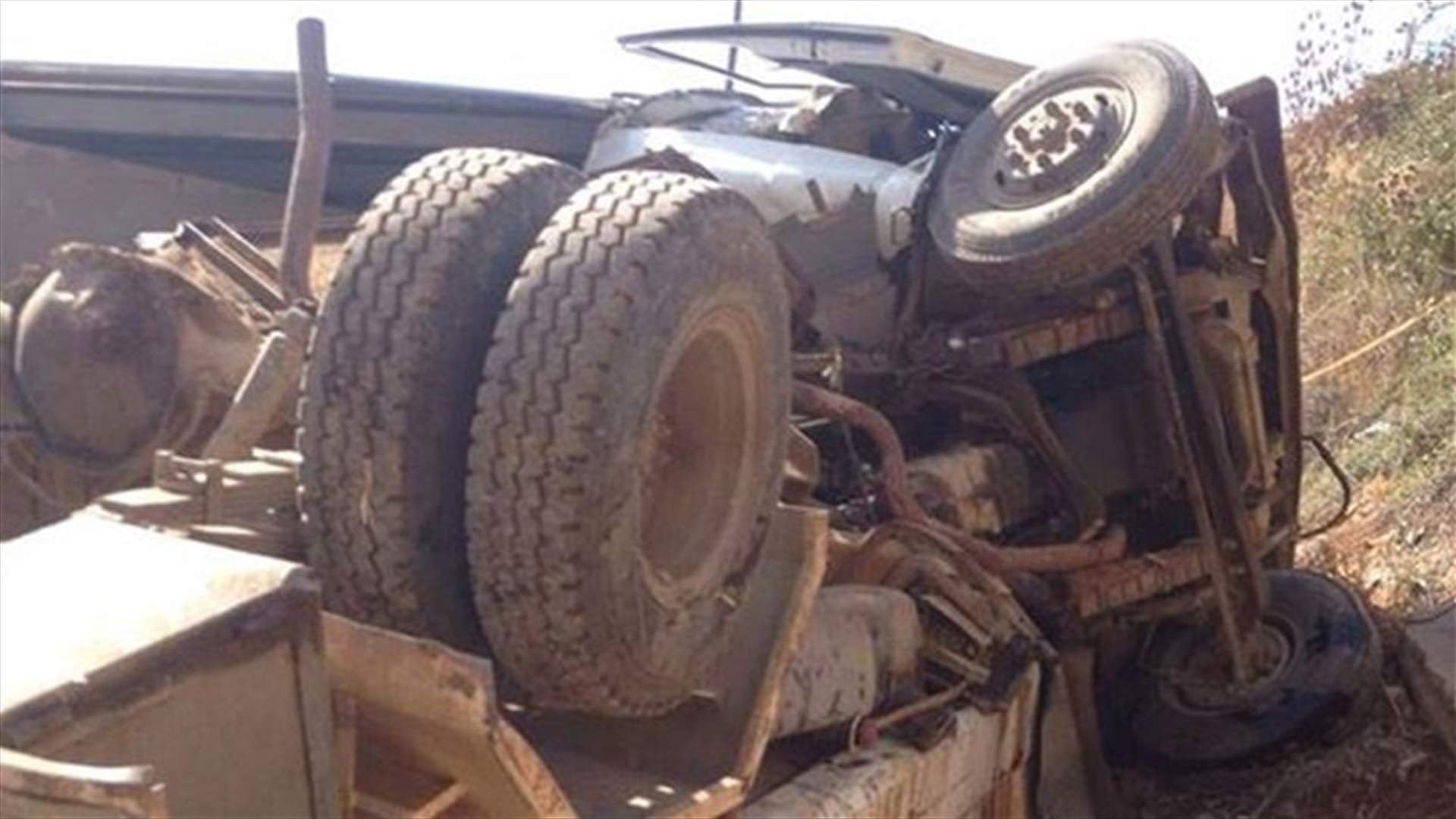 بالصورة..انقلاب صهريج في فاريا