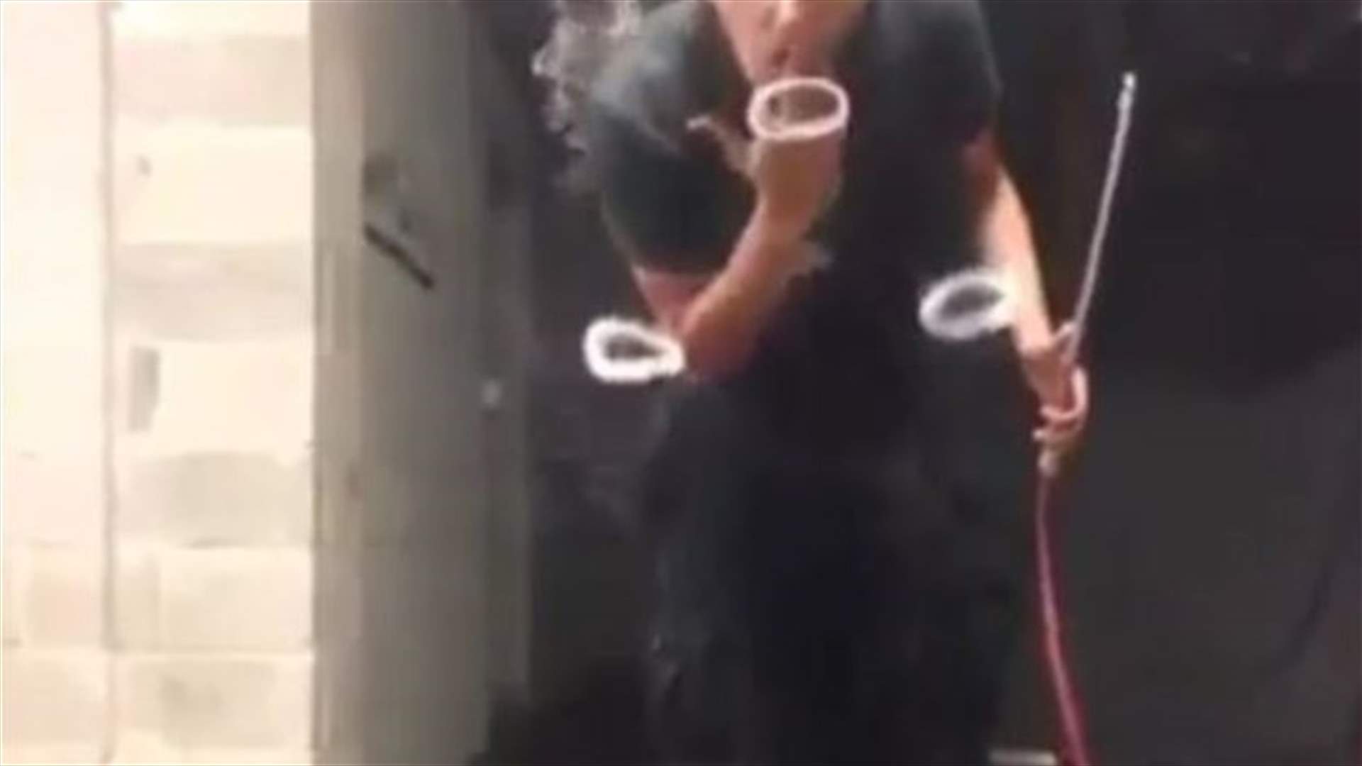 "إبداع فني" جديد بدخان النرجيلة