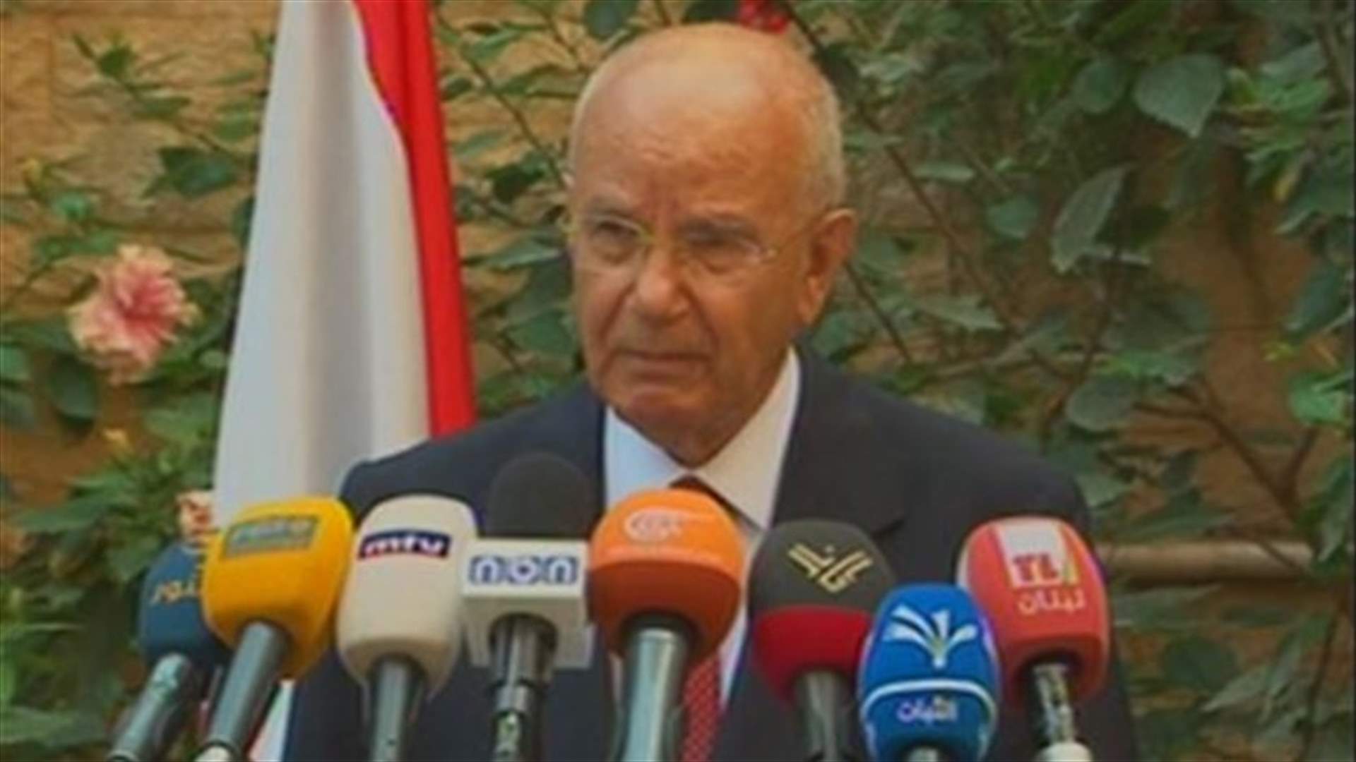 مراد يطلق الوثيقة السياسية للقاء الوطني