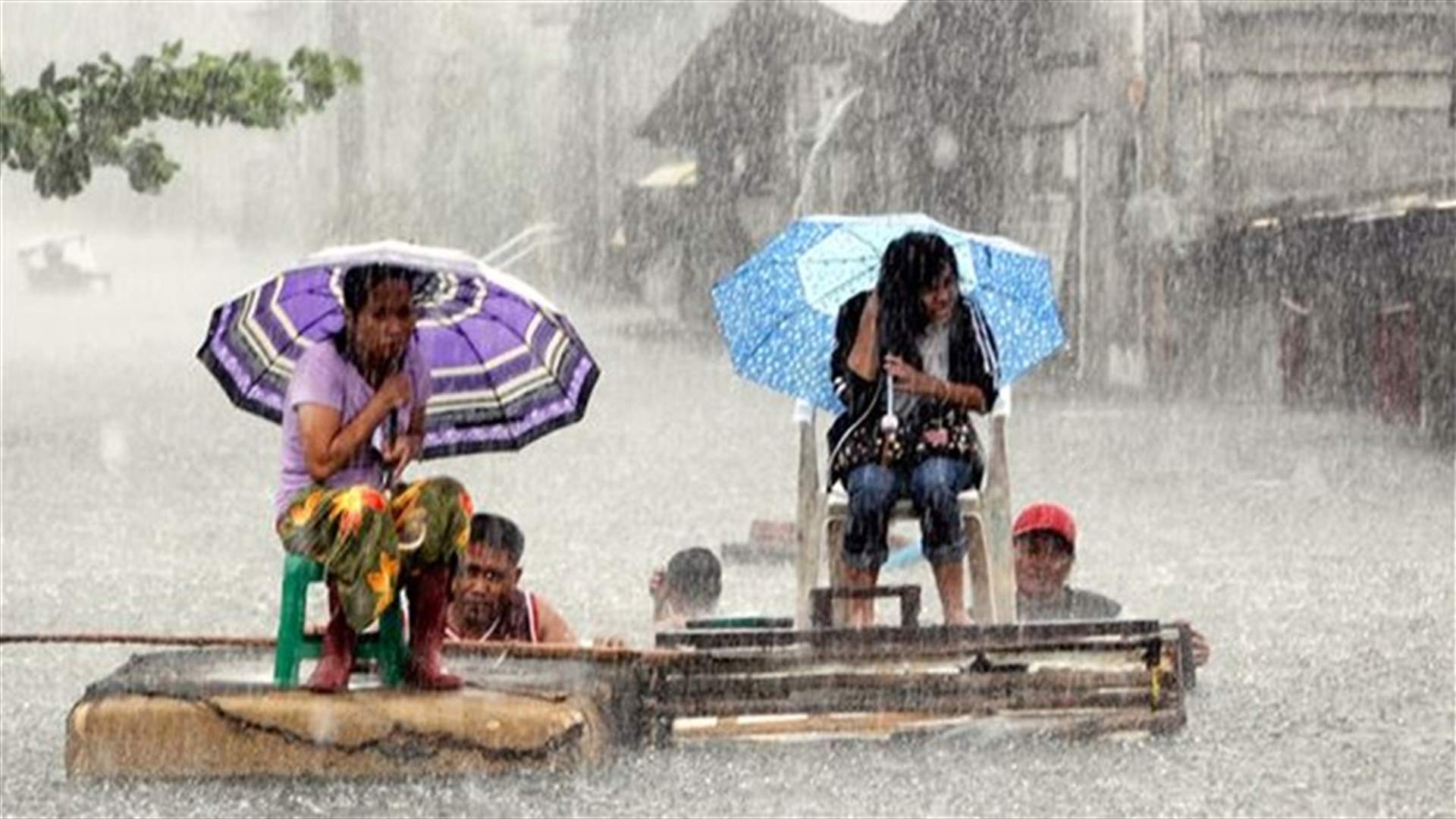 Heavy rain floods Philippine capital; markets, schools shut