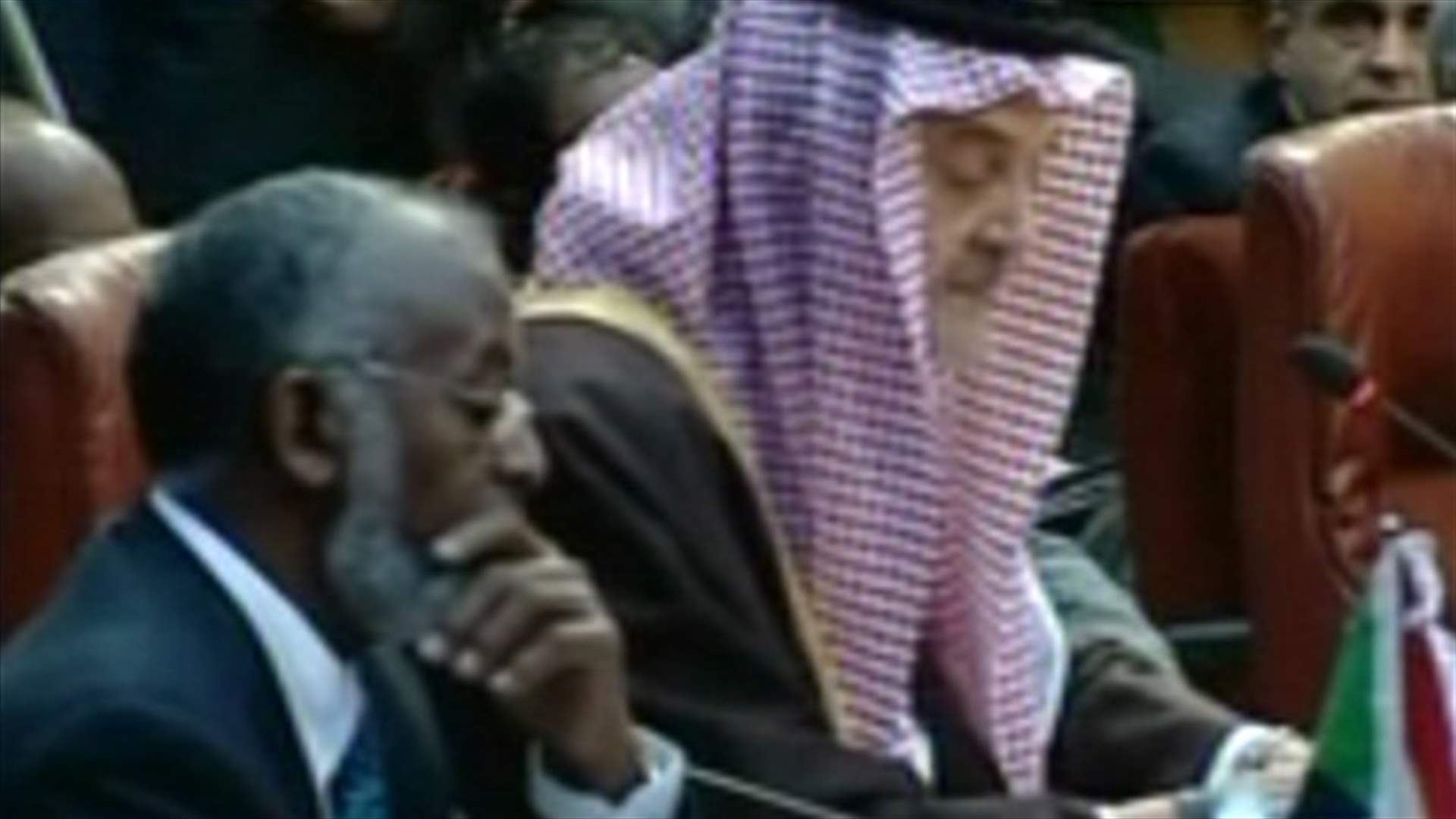 Saudi withdraws Syria monitors, urges world pressure