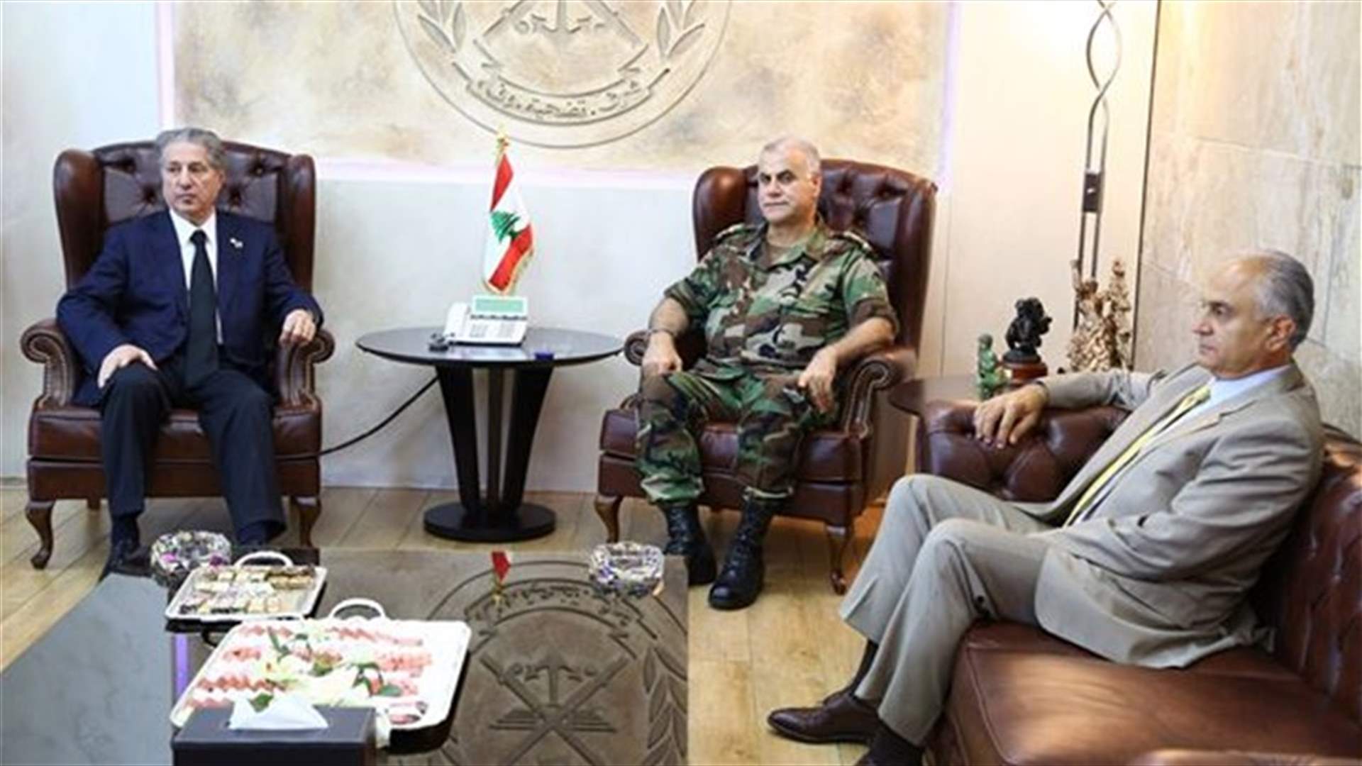 قهوجي استقبل الجميل والملحق العسكري الالماني وأبو غيدا