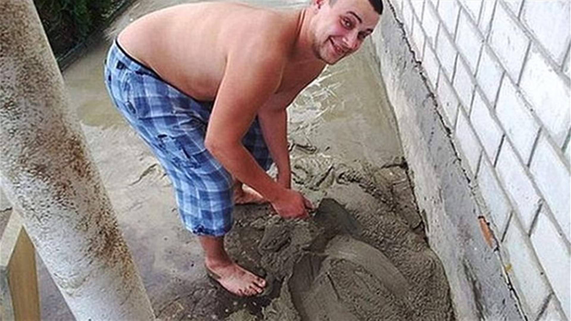 شاهدوا صامتين انتحاره المباشر عبر Skype