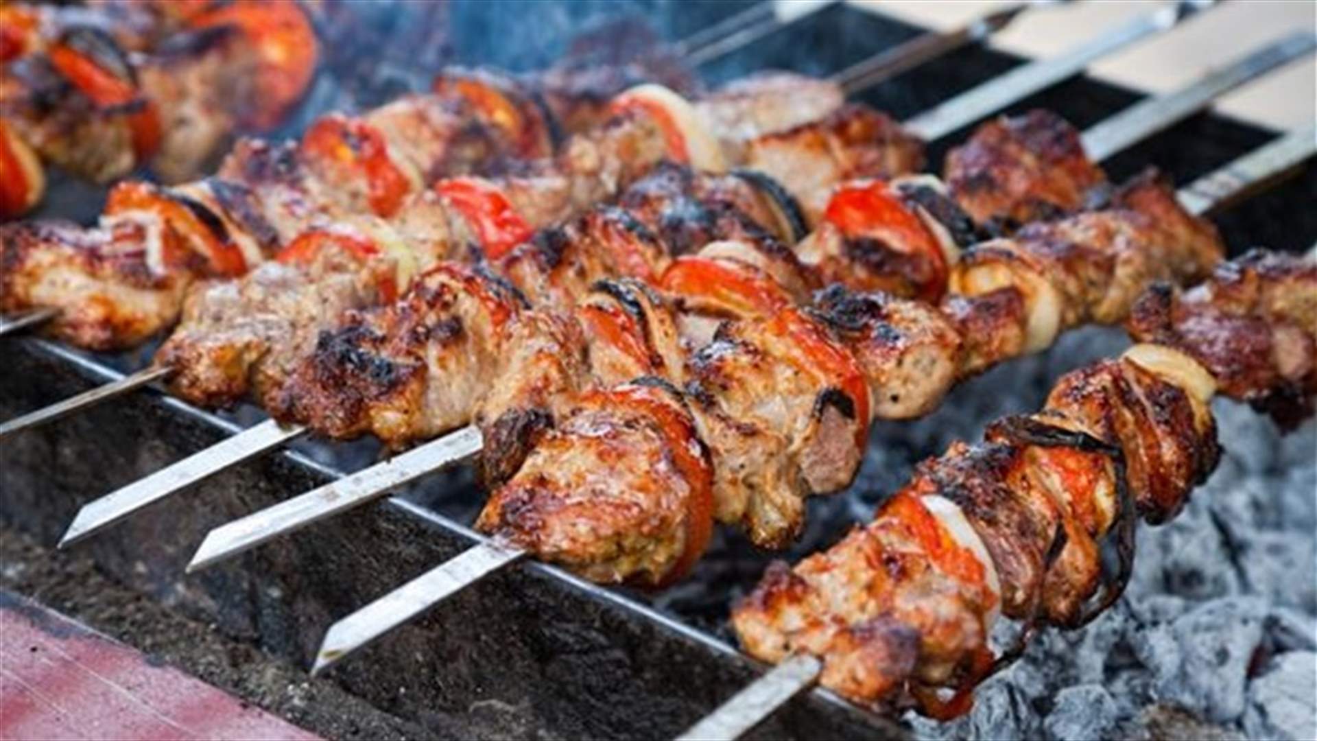 بالفيديو: ابتكار مذهل لمحبي اللحمة المشوية