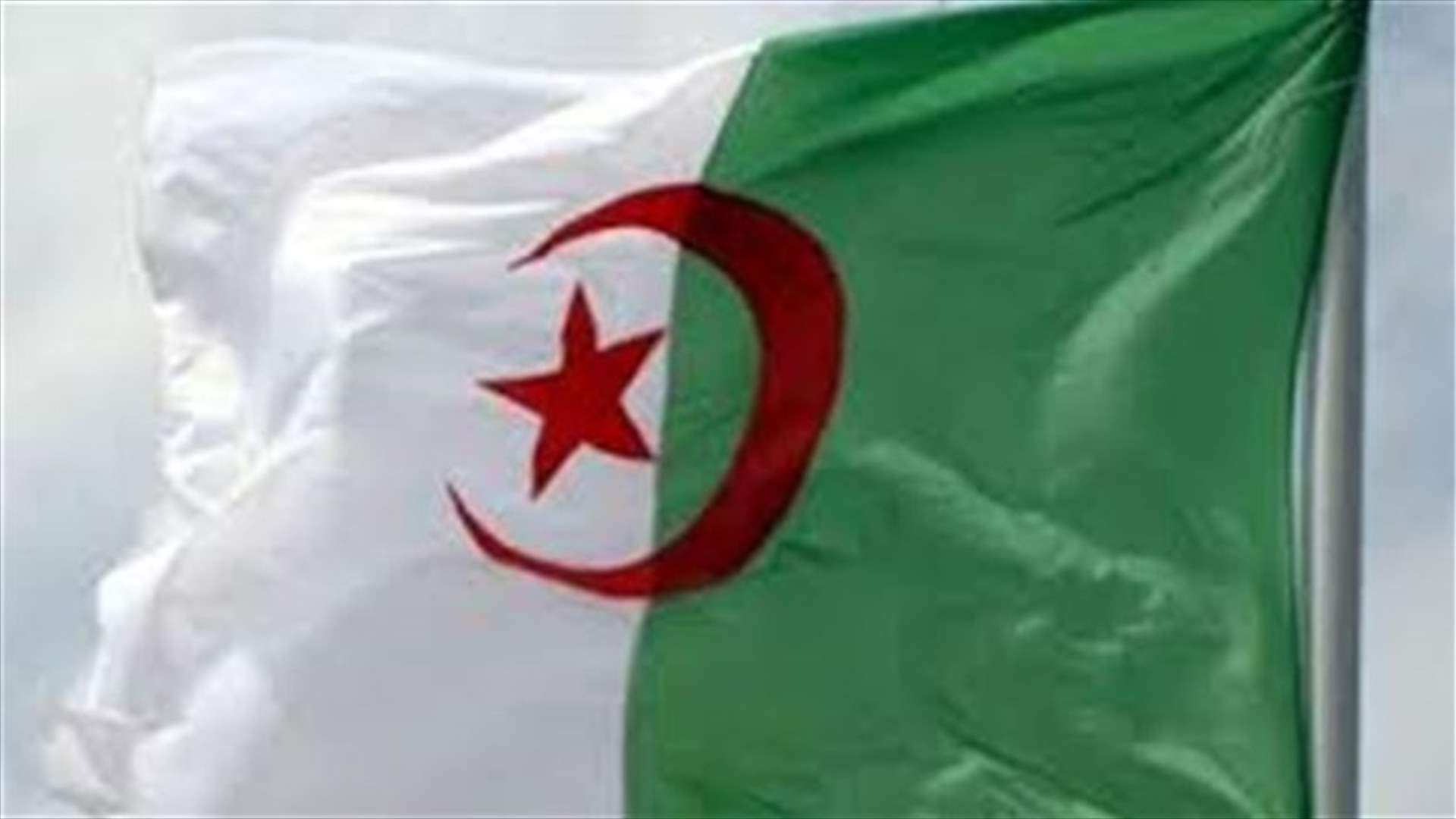 الجيش الجزائري يقتل &quot;ارهابي خطير&quot; 