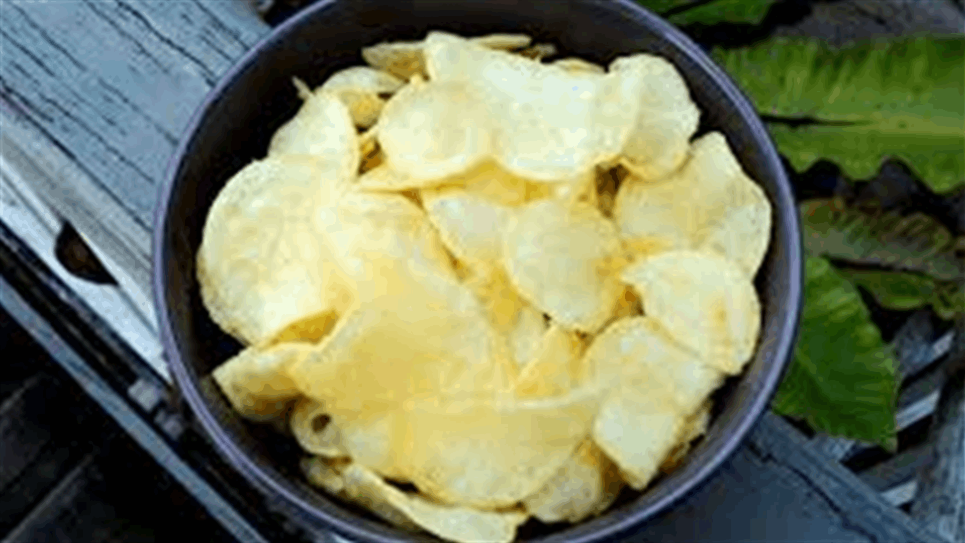 This Is How You Can Make Extra Crispy Potato Chips At Home!