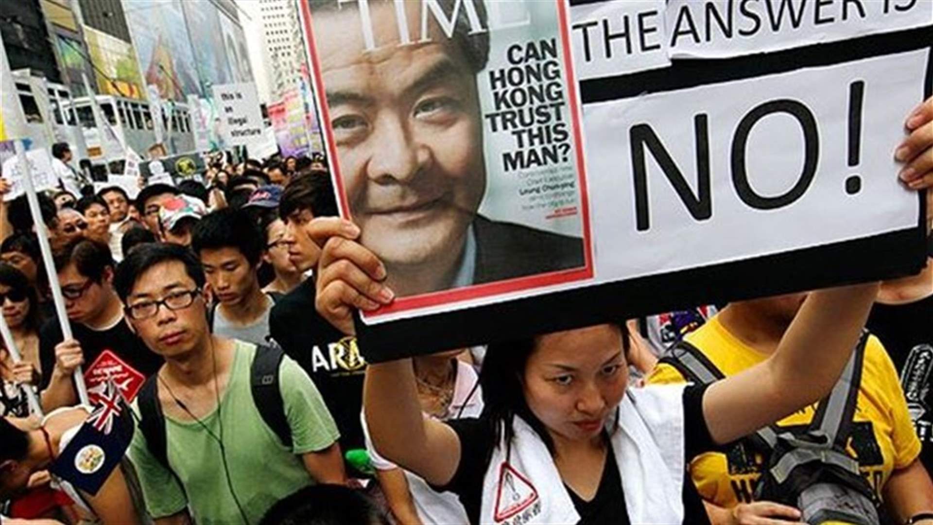 Defiant Hong Kong protesters demand leader steps down