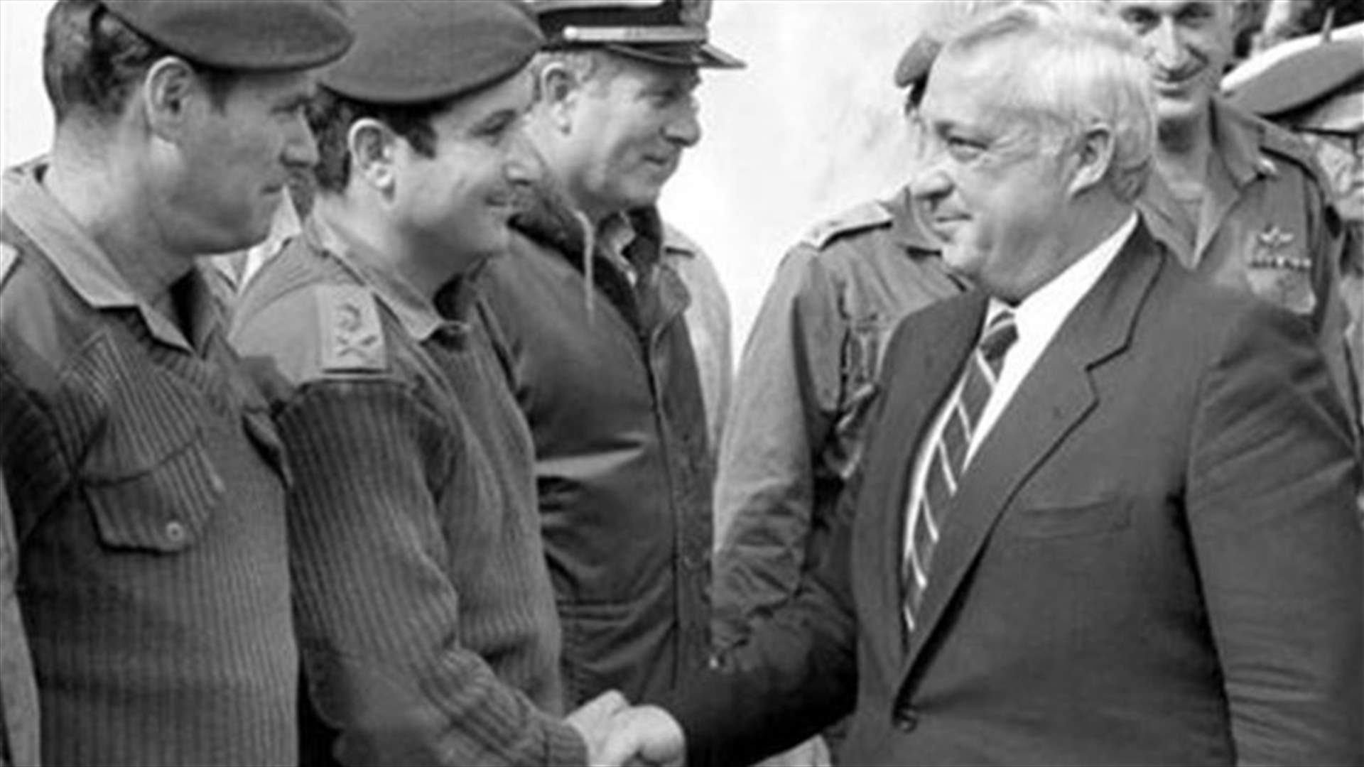 باراك خطط مع شارون لشن حرب خاطفة على لبنان وسوريا في 1982