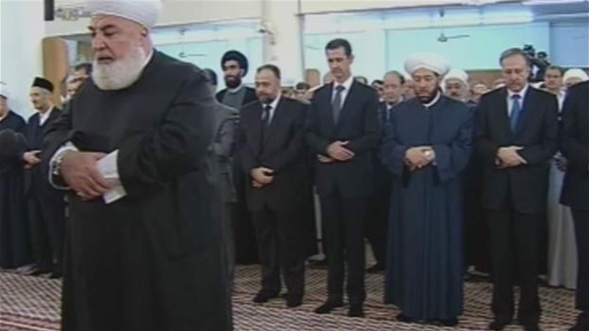 Syrian President Assad offers Eid prayers at Damascus mosque