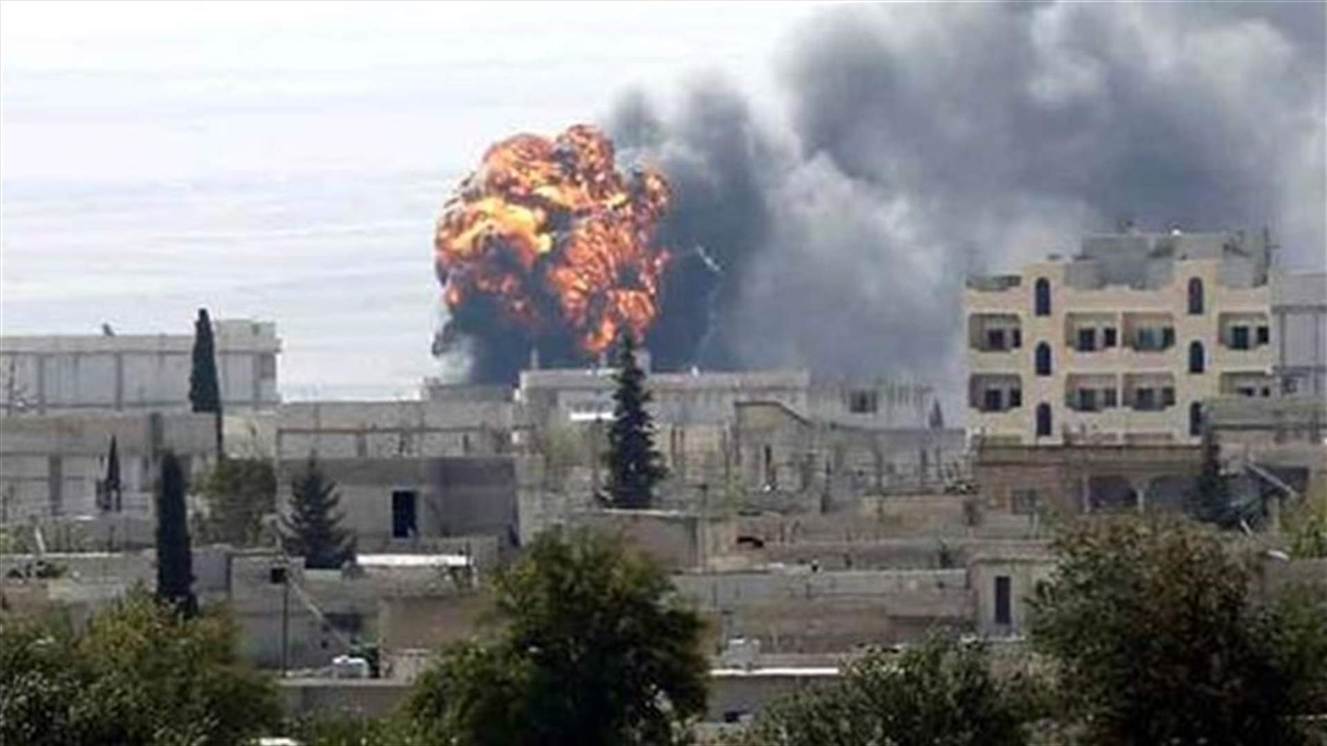 Islamic State raises flag on eastern side of Kobani: Reuters TV